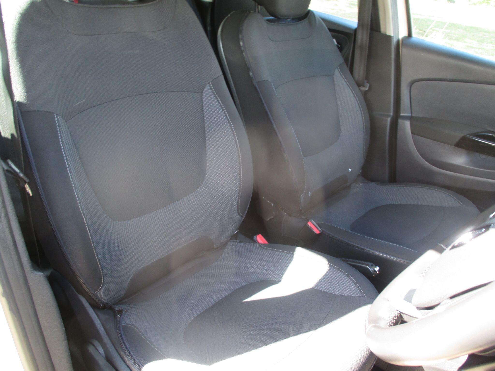 Renault Captur view 21