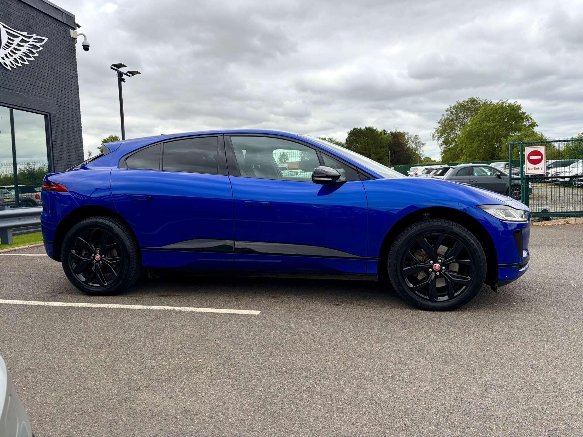 Jaguar I-Pace view 9