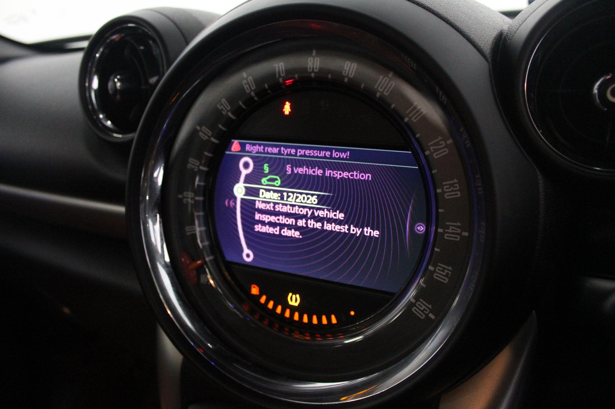 Mini Countryman view 40
