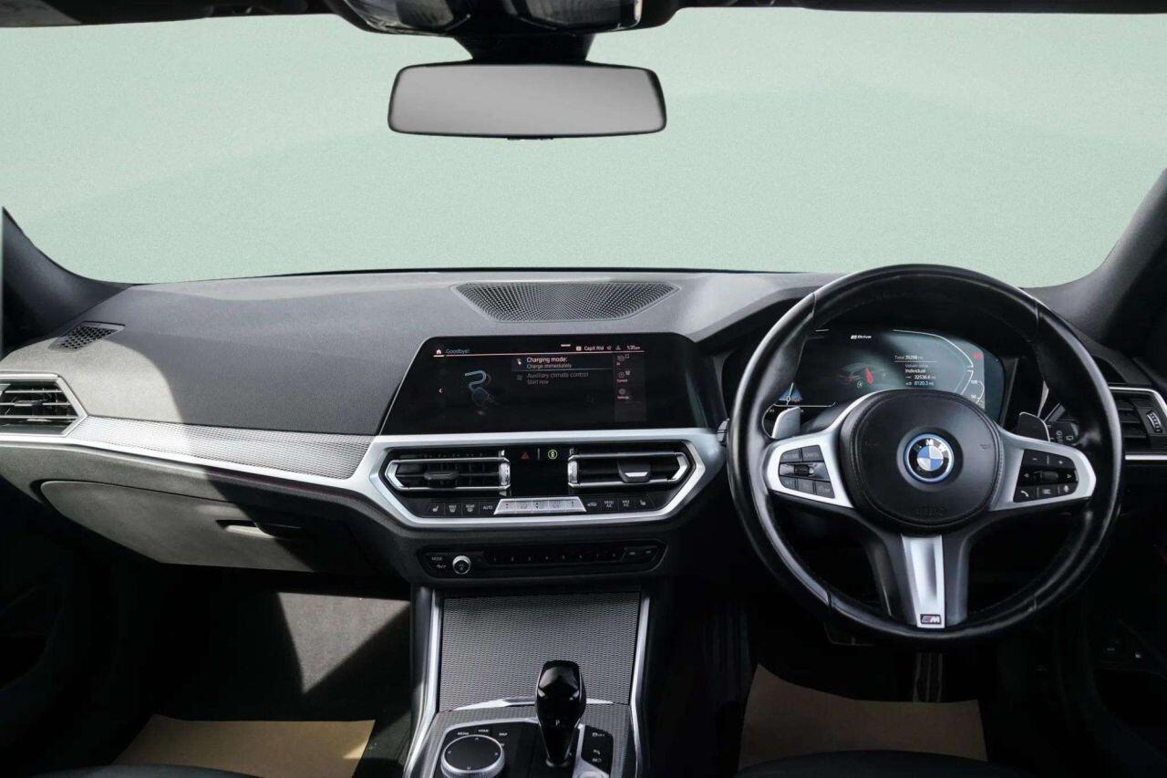 BMW 3 Series view 34