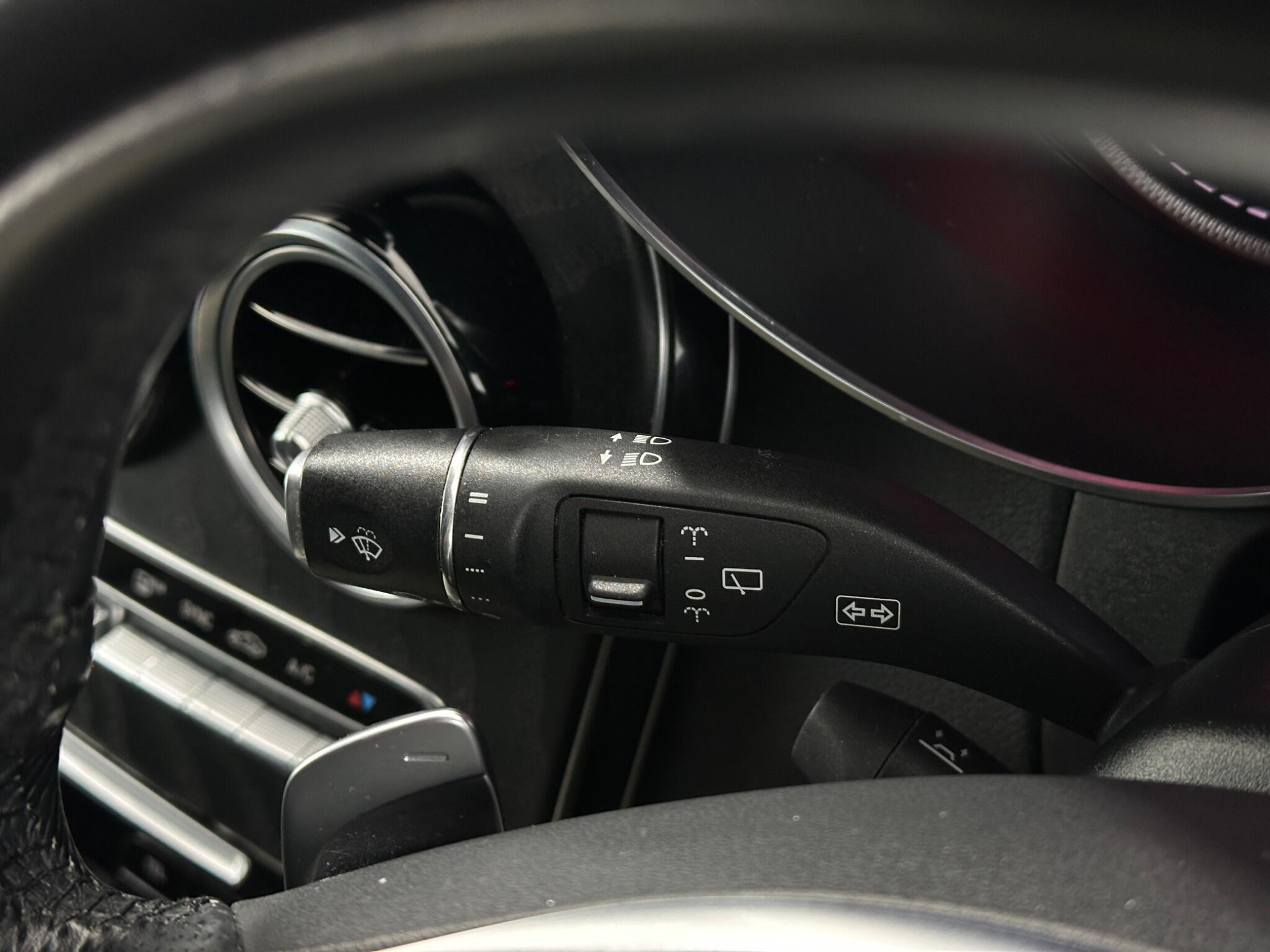 Mercedes-Benz GLC view 14