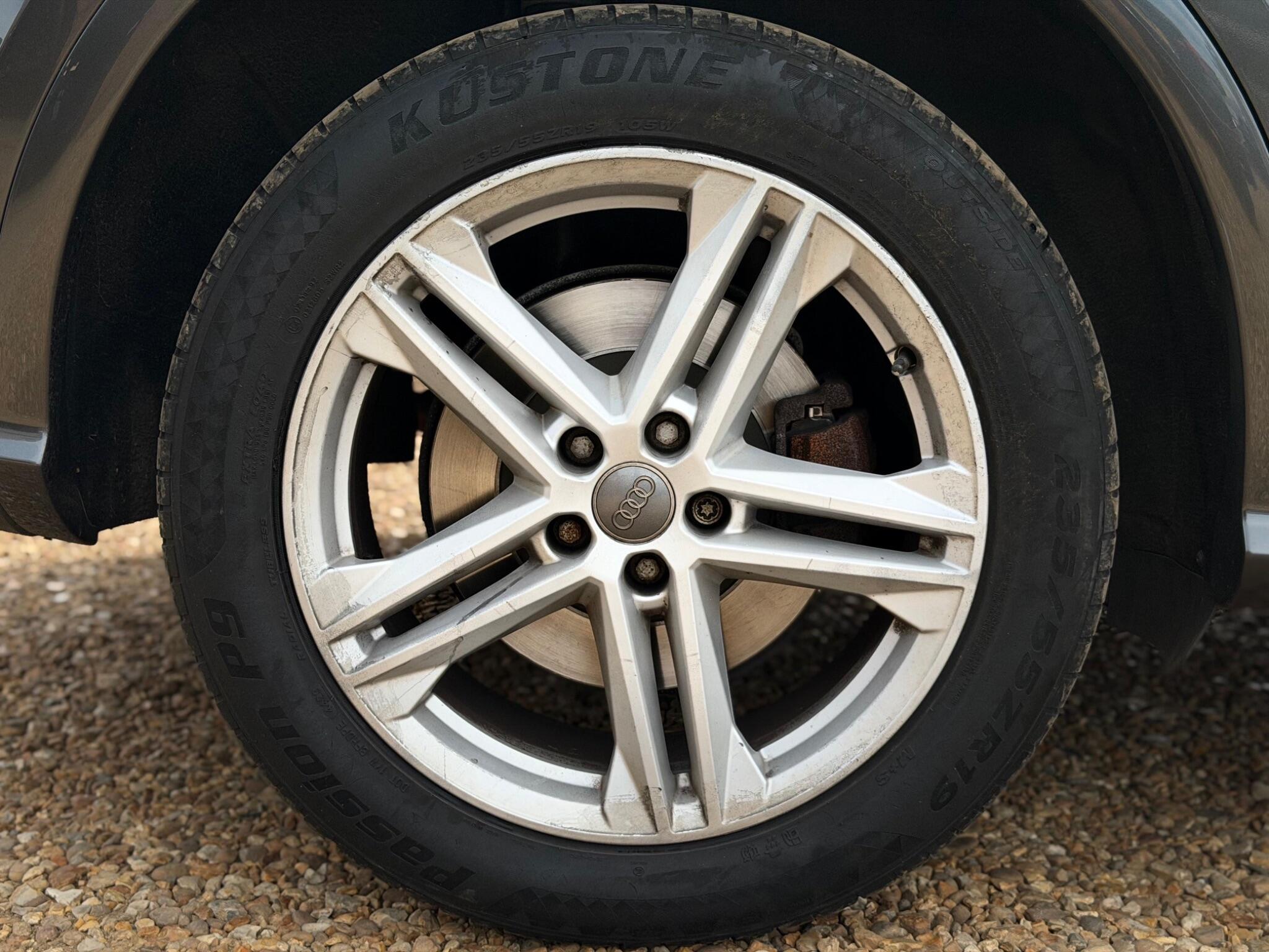 Audi Q5 view 50