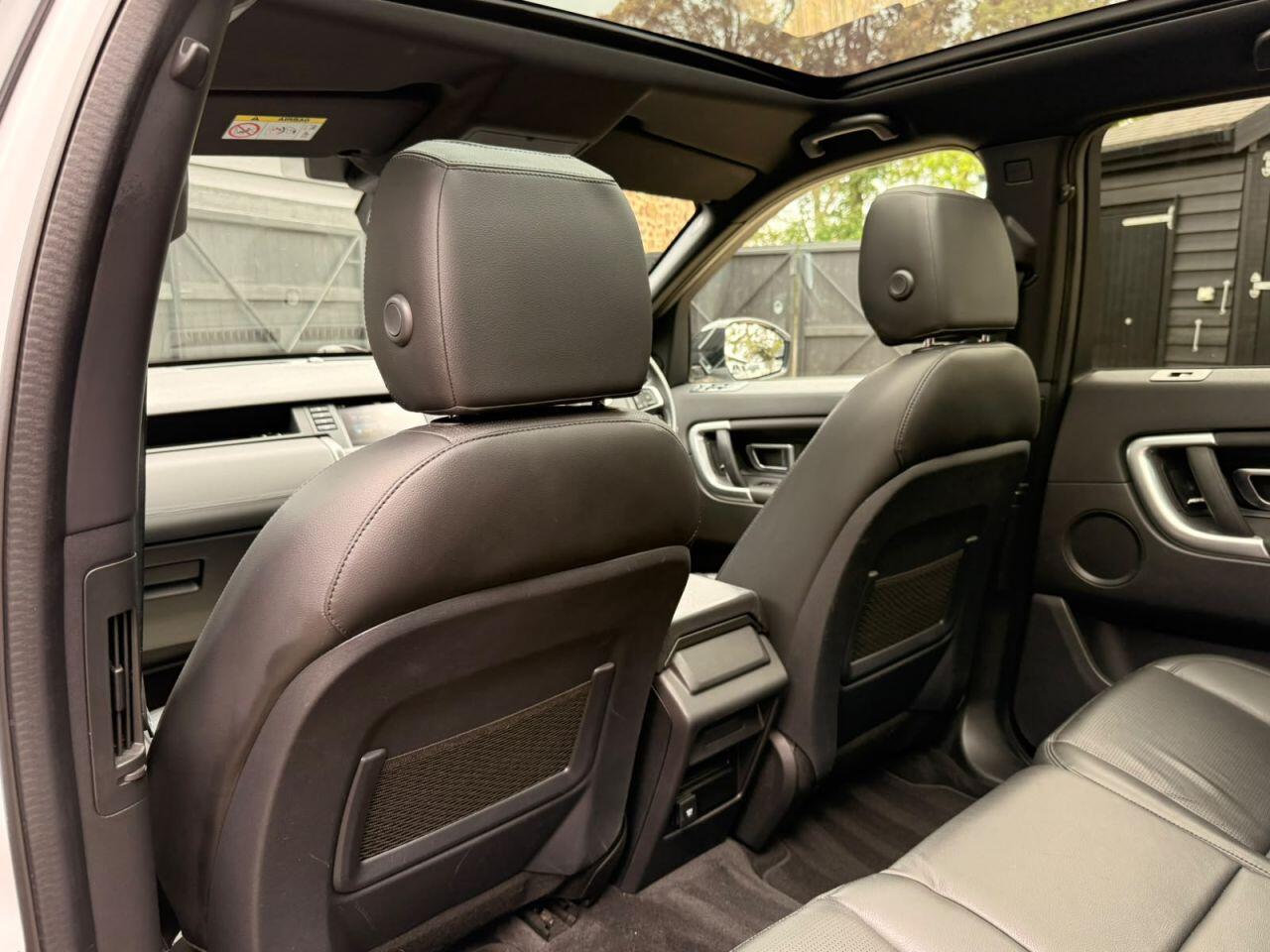 Land Rover Discovery Sport view 15