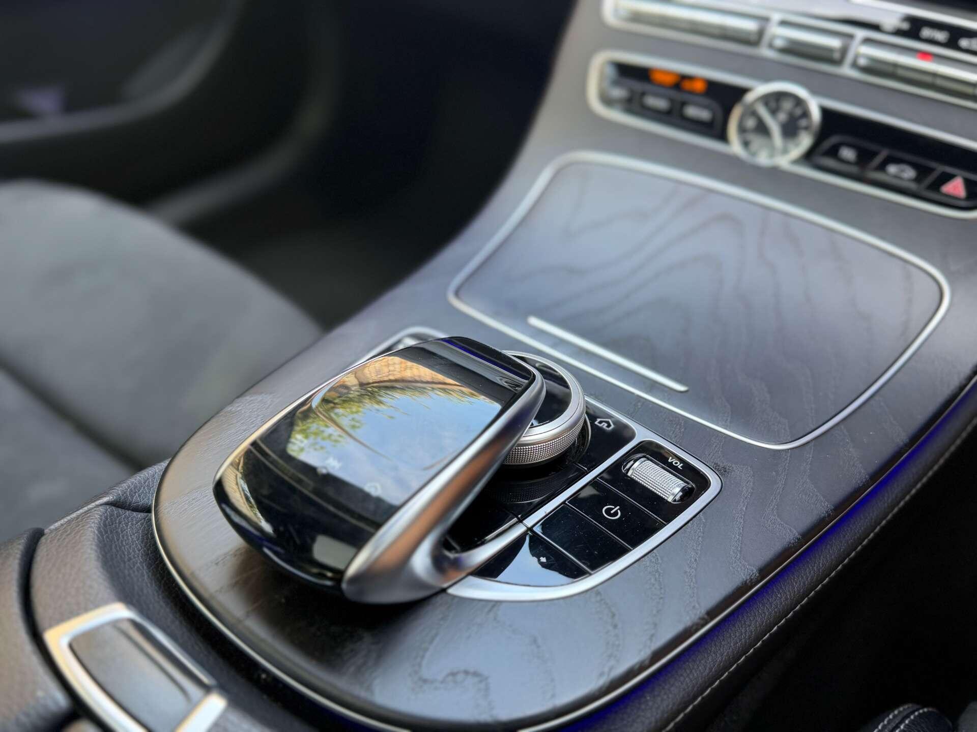Mercedes-Benz E-Class view 16