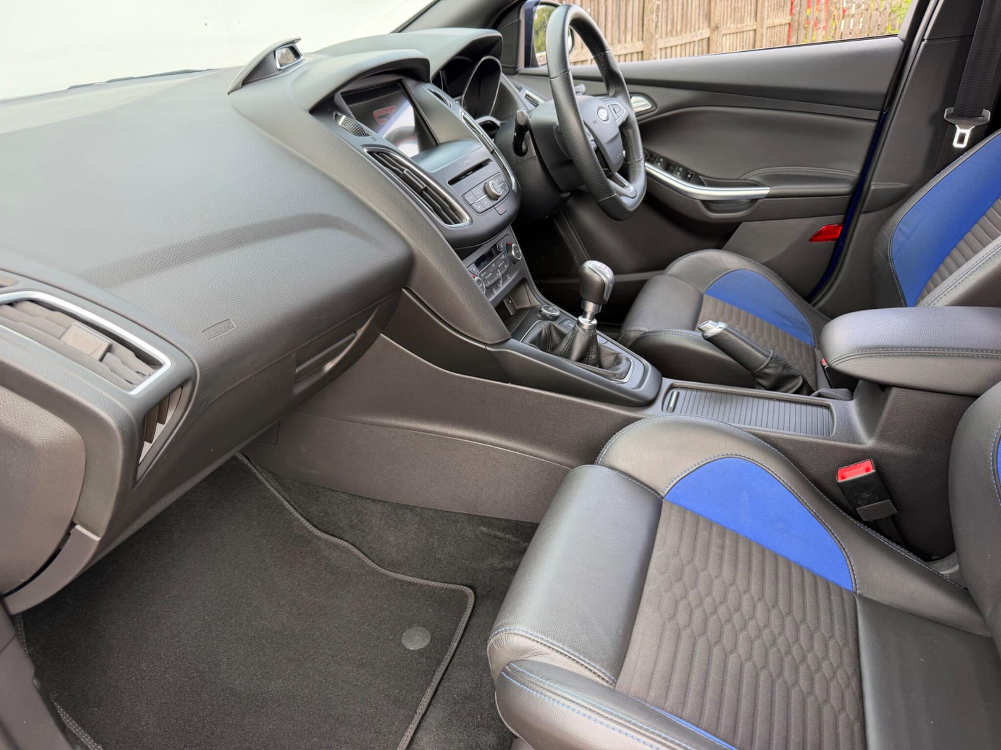 Ford Focus view 27