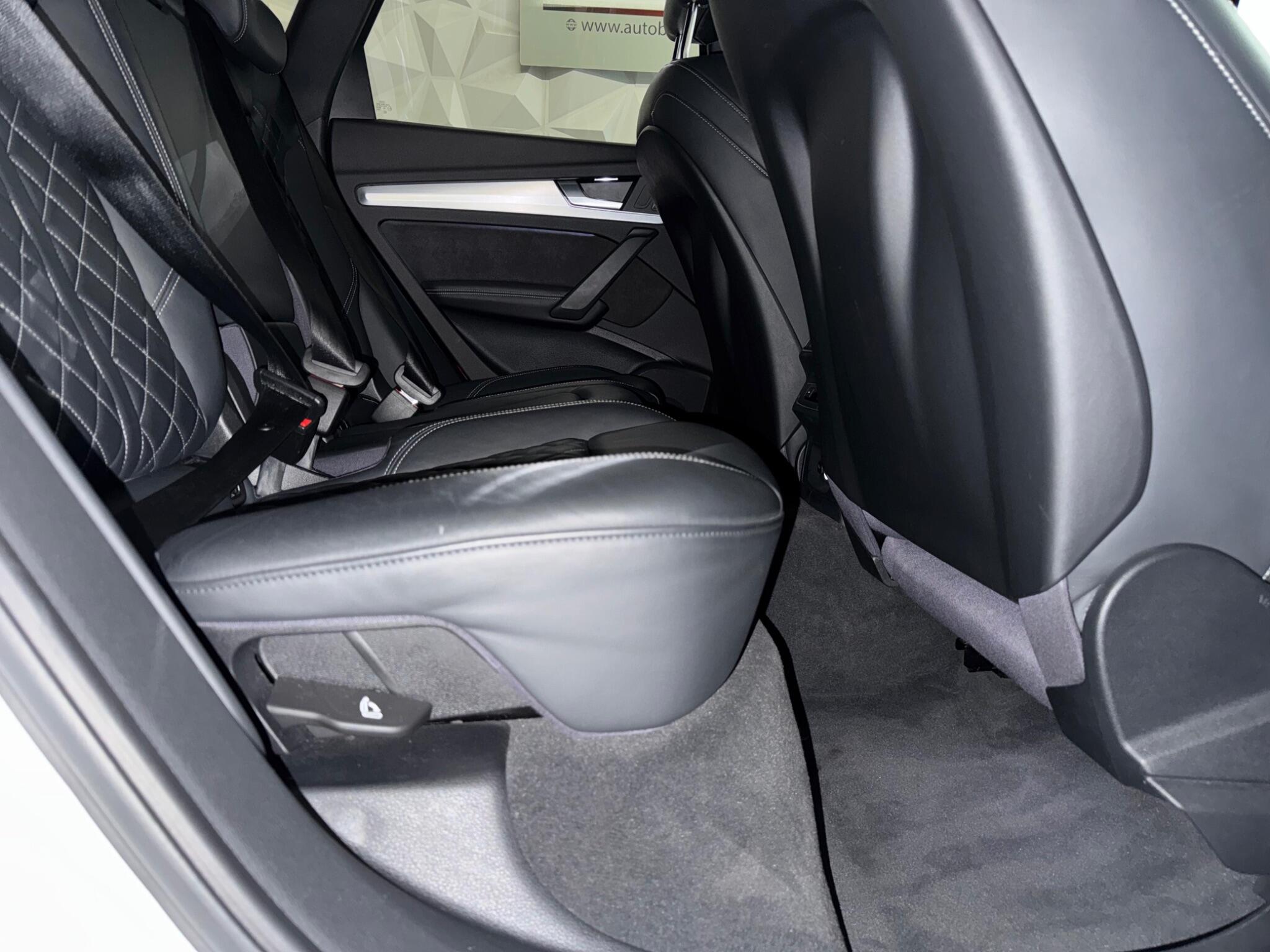 Audi SQ5 view 18