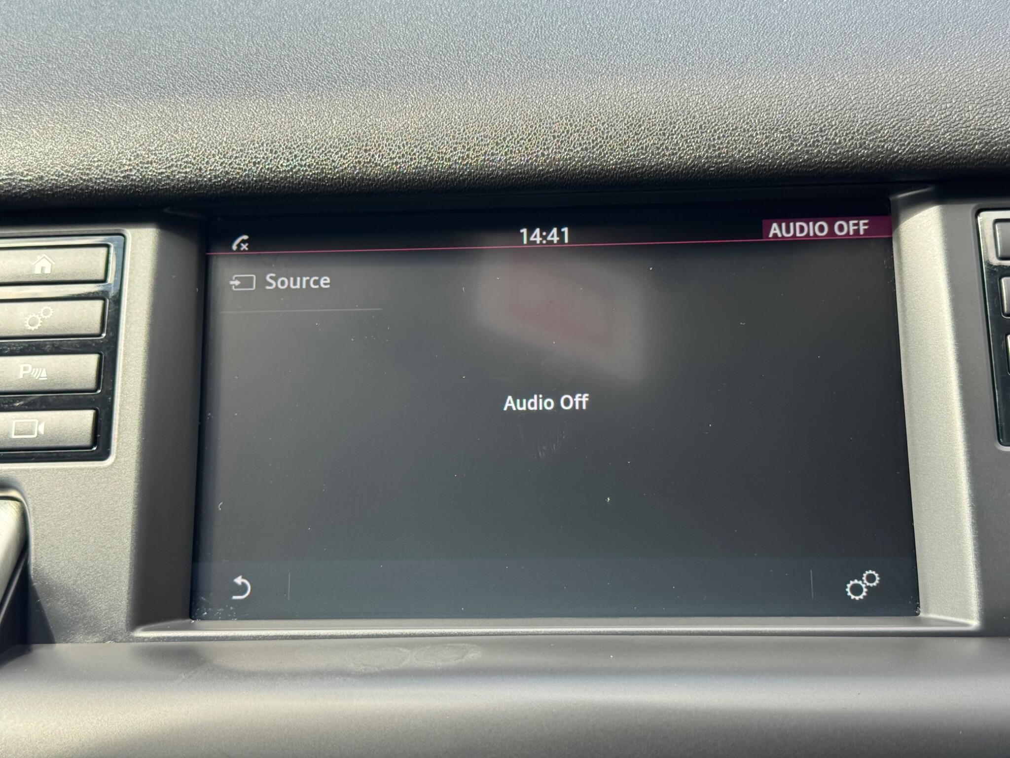 Land Rover Discovery Sport view 31