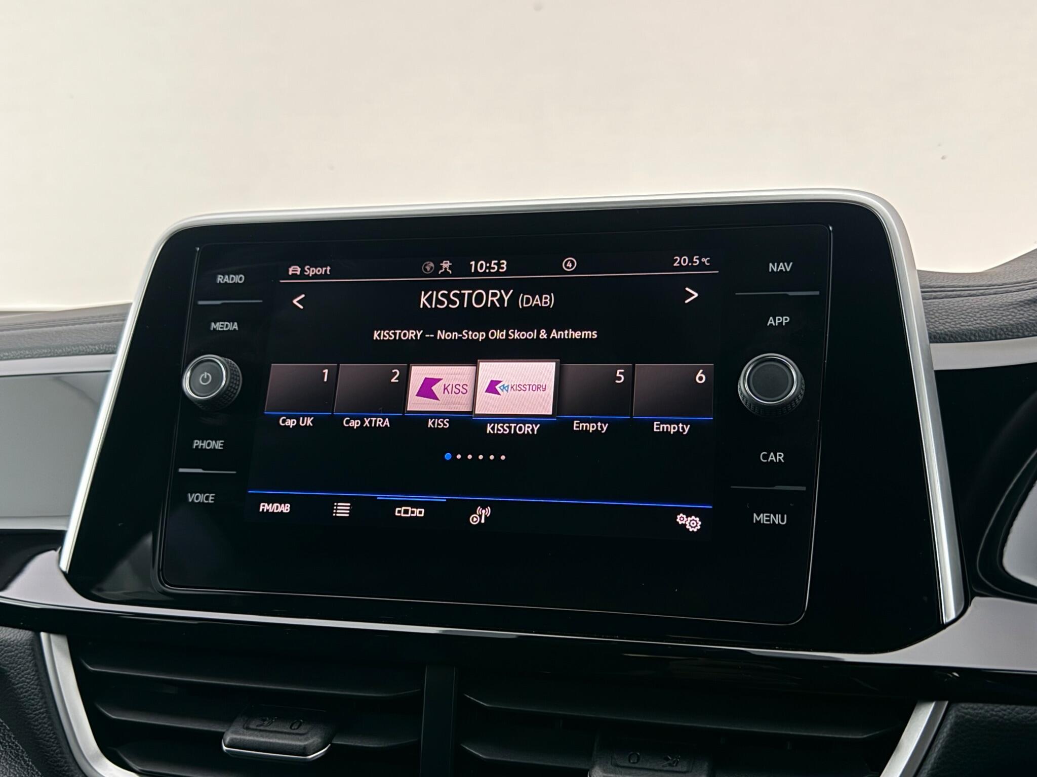 Volkswagen T-Roc view 24