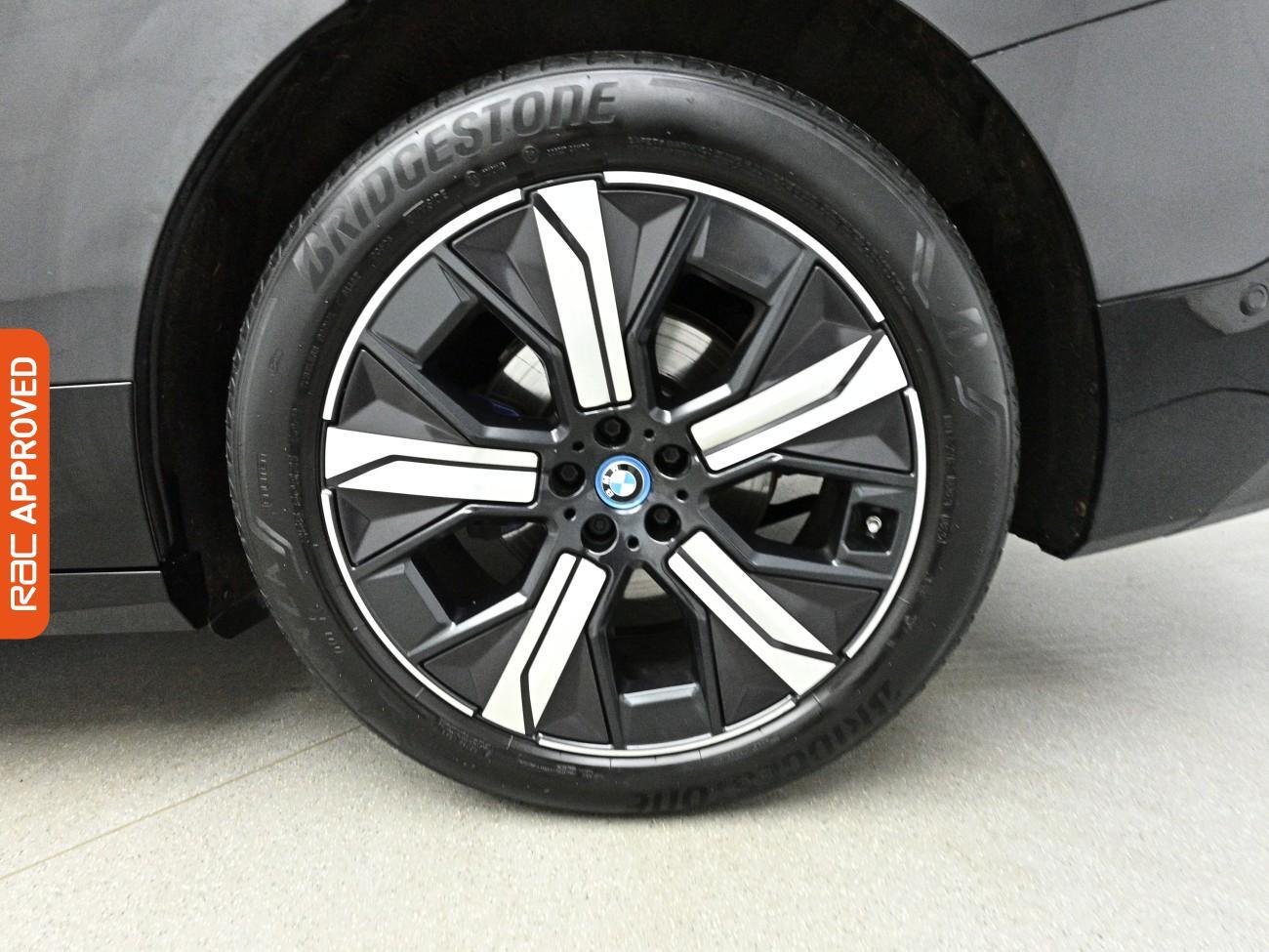 BMW iX view 29