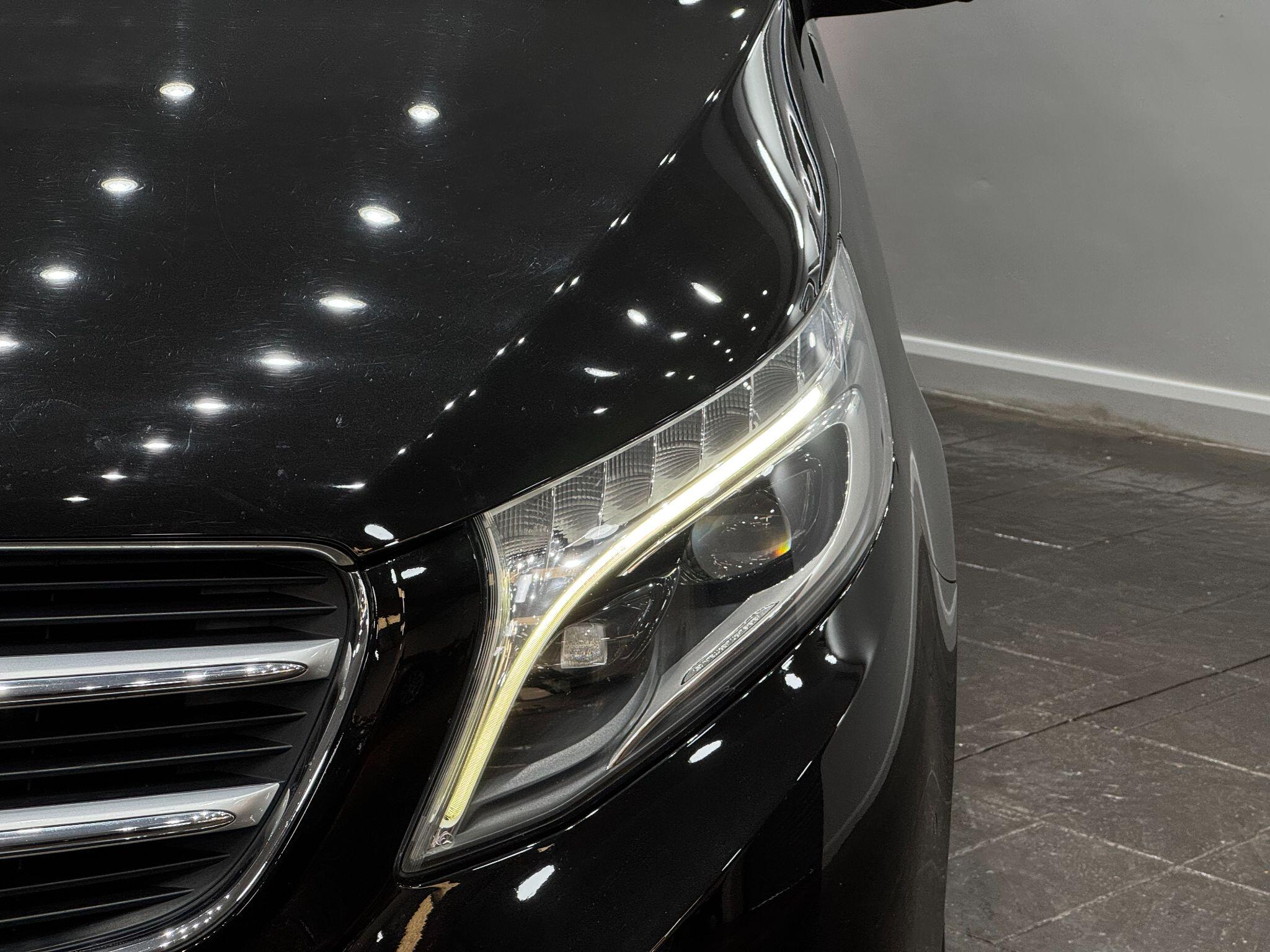 Mercedes-Benz V-Class view 8