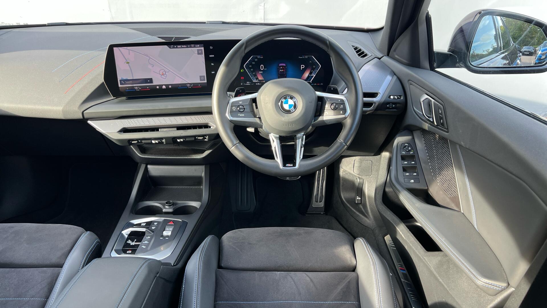 BMW 1 Series view 6