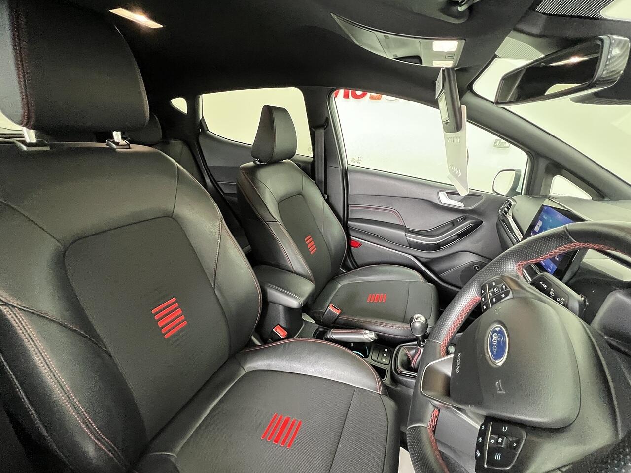 Ford Fiesta view 14