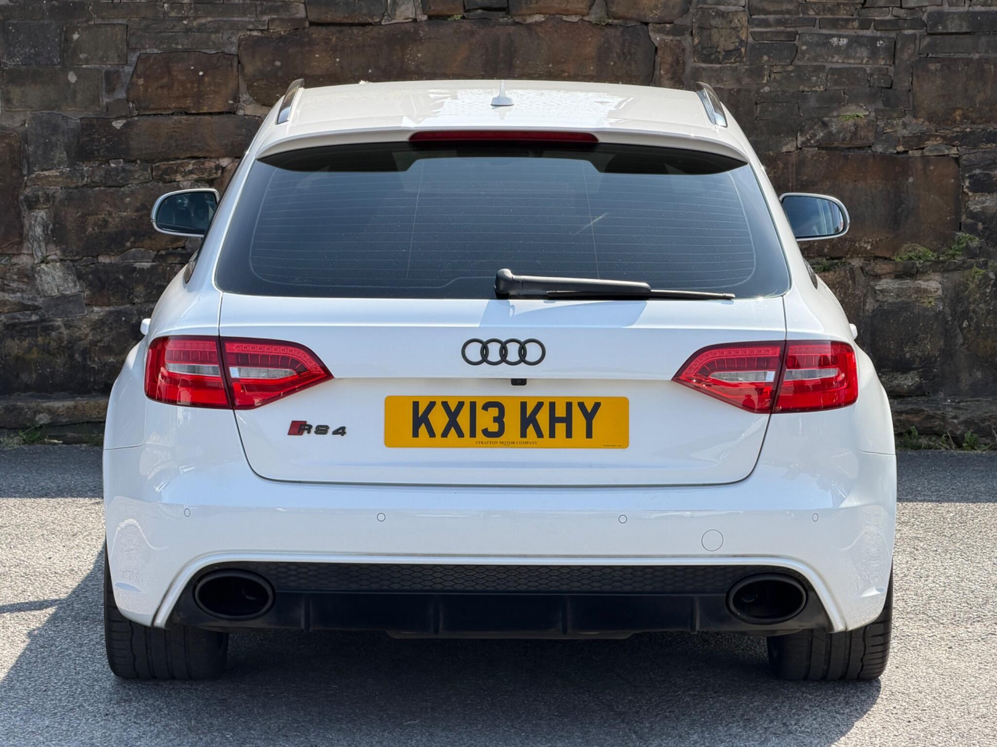 Audi RS4 view 6