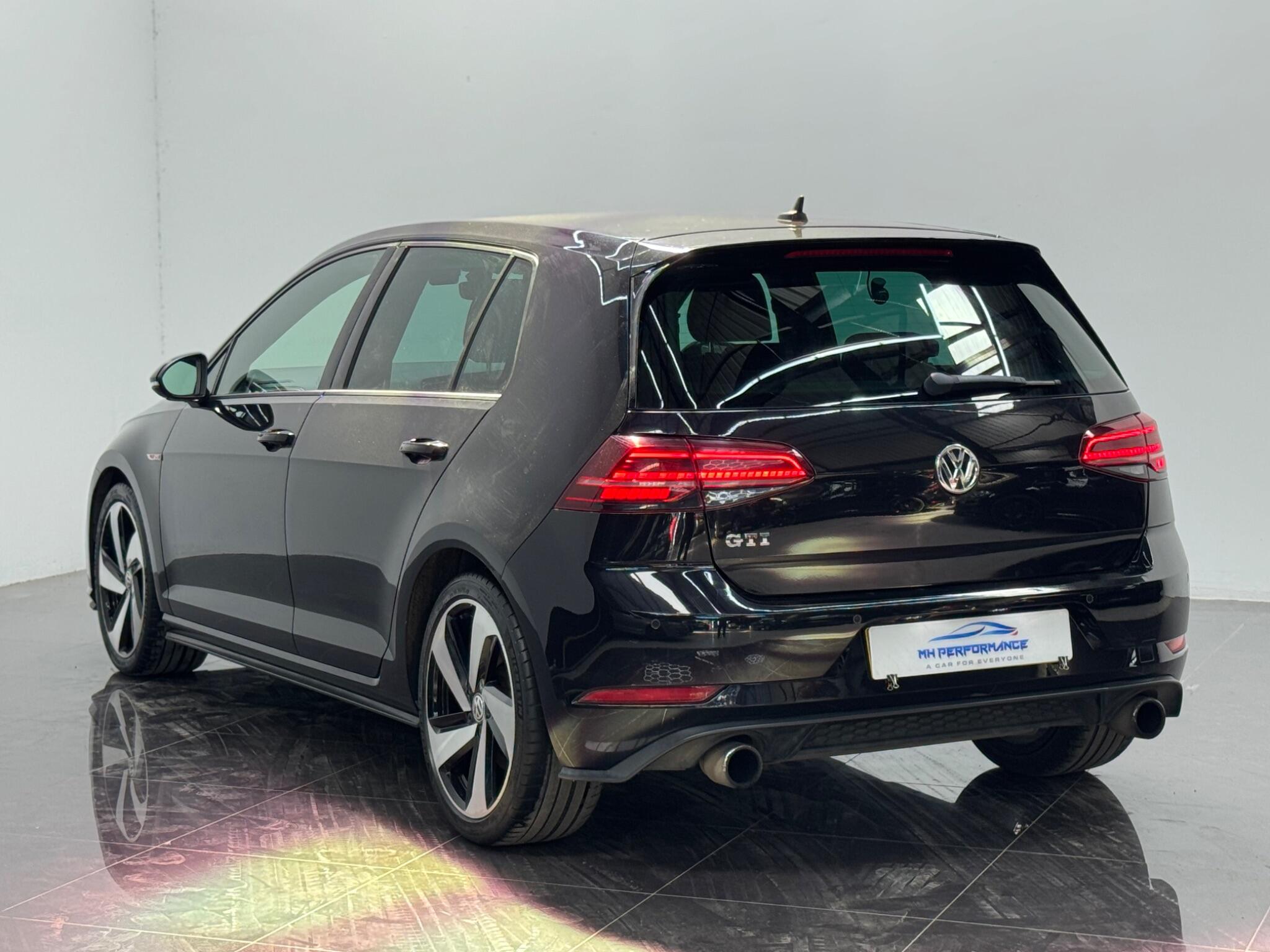 Volkswagen Golf view 61