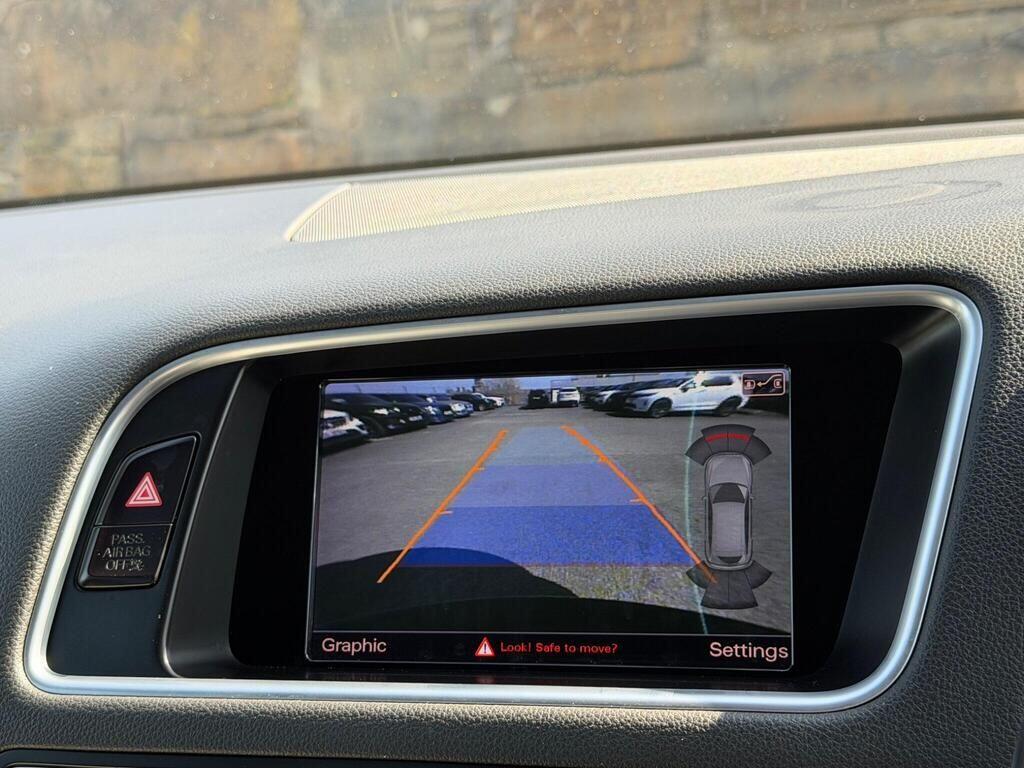 Audi SQ5 view 30
