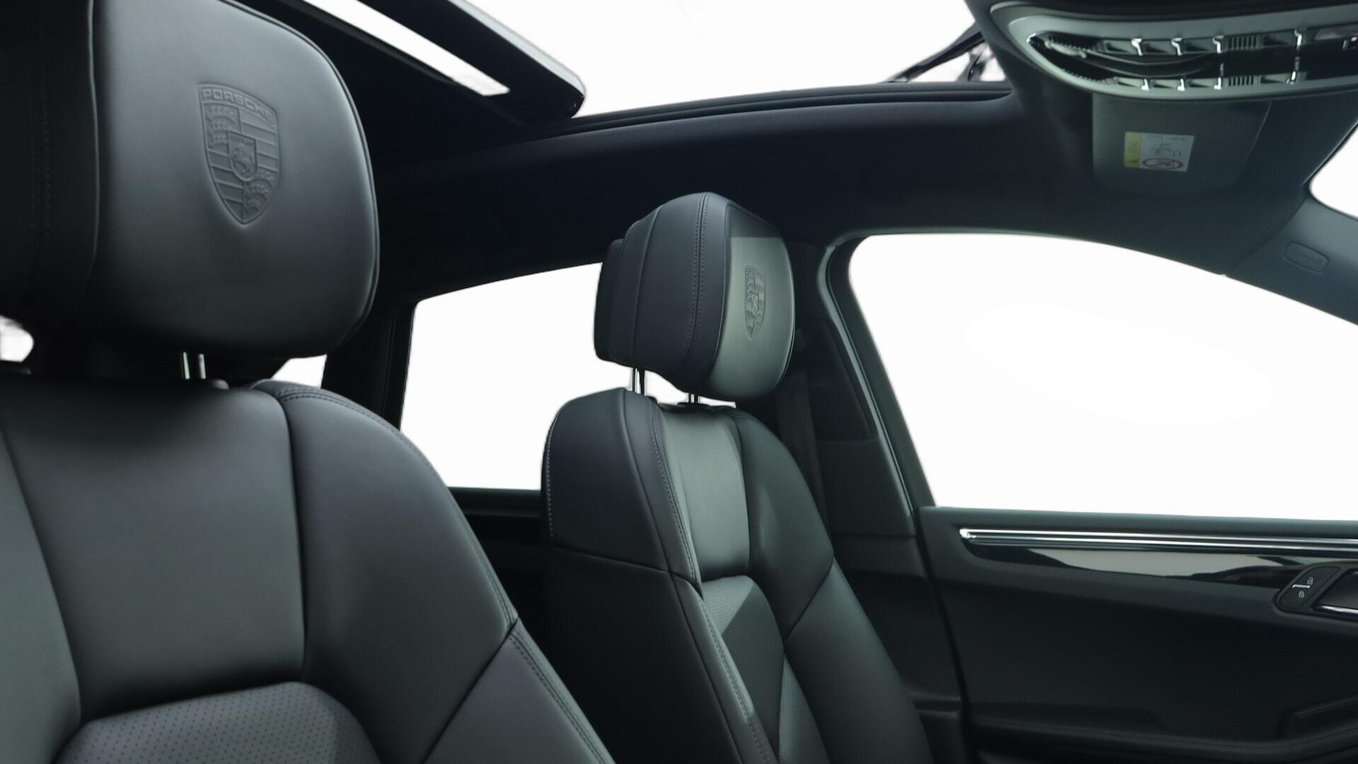 Porsche Macan view 19