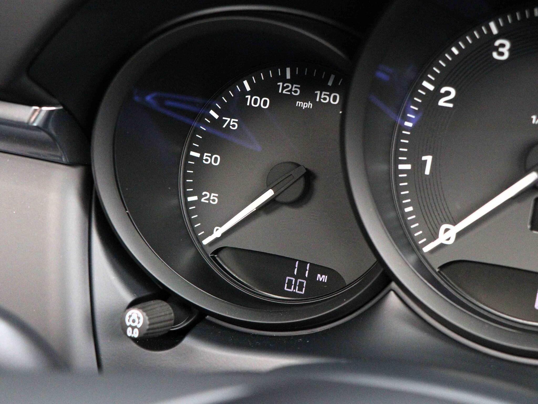 Porsche Macan view 25
