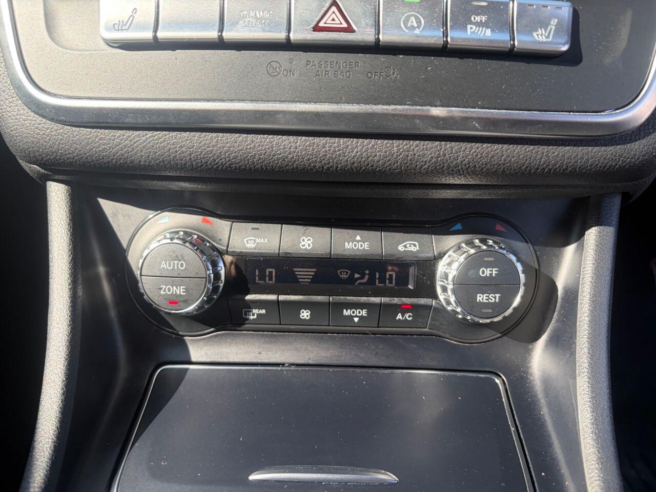 Mercedes-Benz Cla view 27