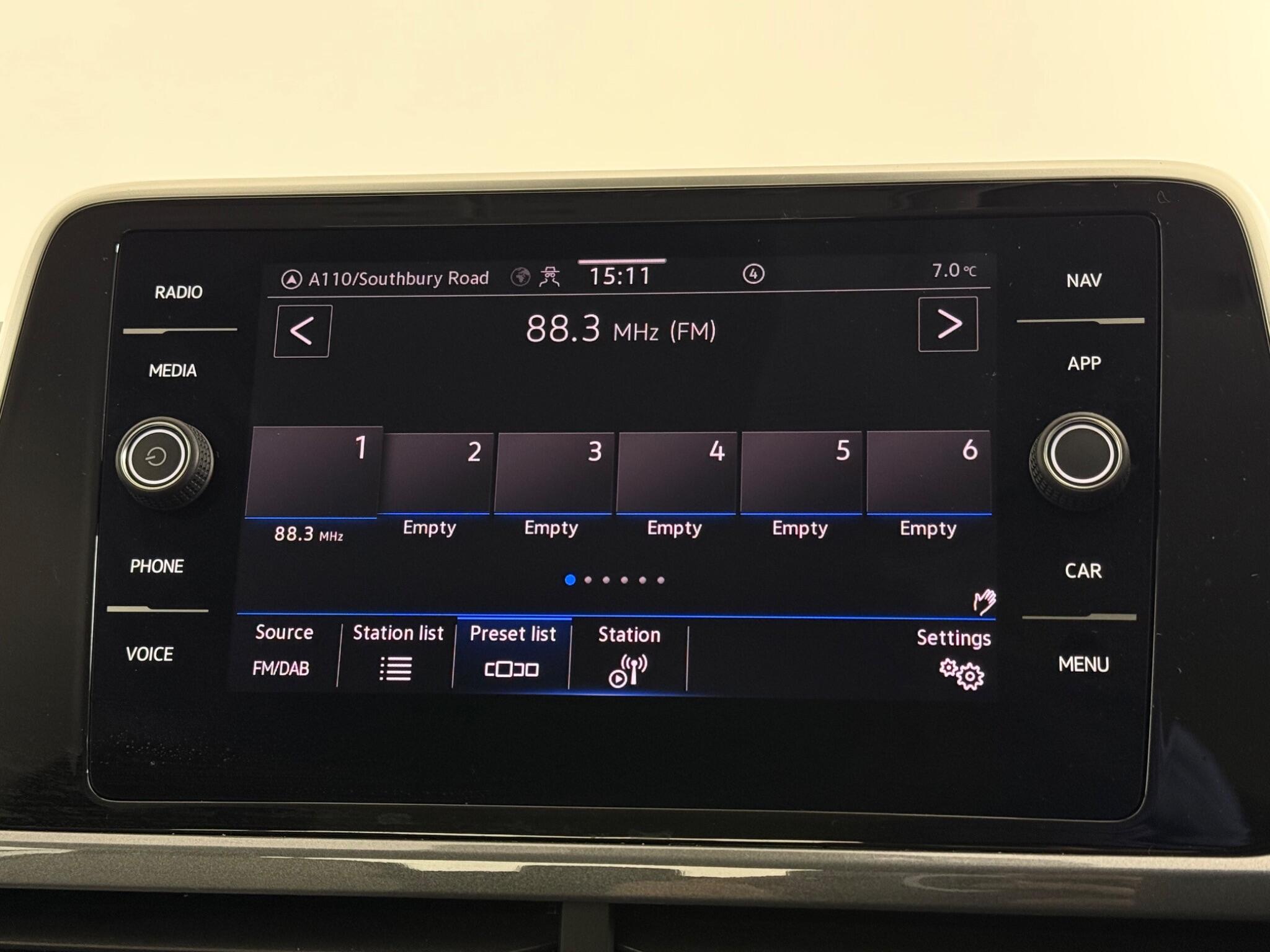Volkswagen T-Roc view 28
