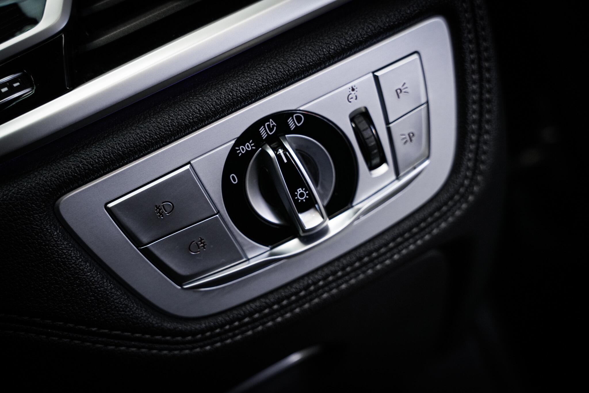 BMW 7 Series view 52