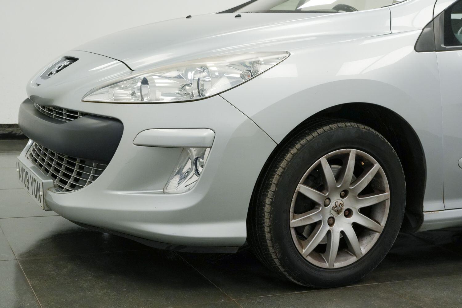Peugeot 2008 view 6