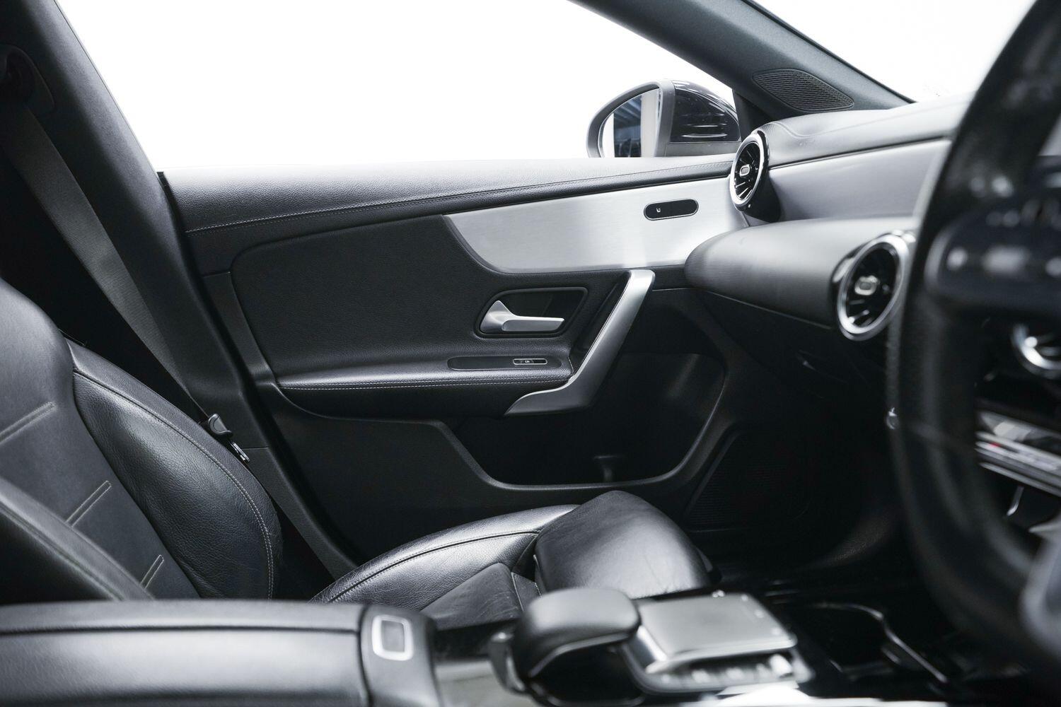 Mercedes-Benz CLA view 17