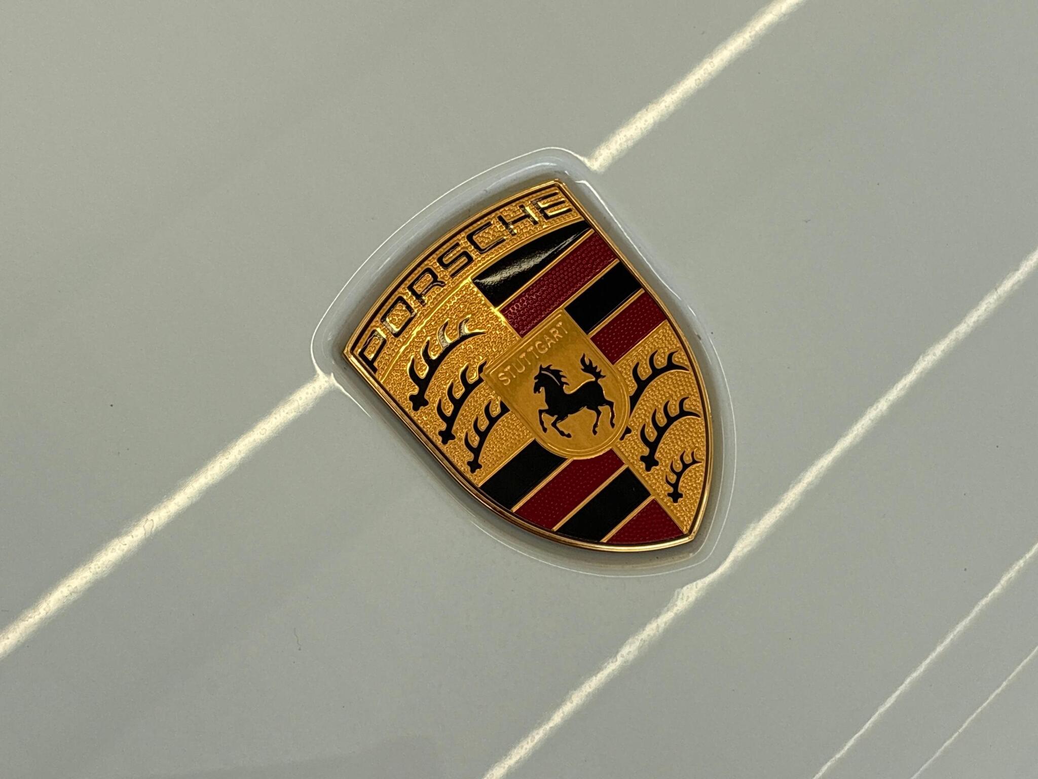 Porsche Macan view 38
