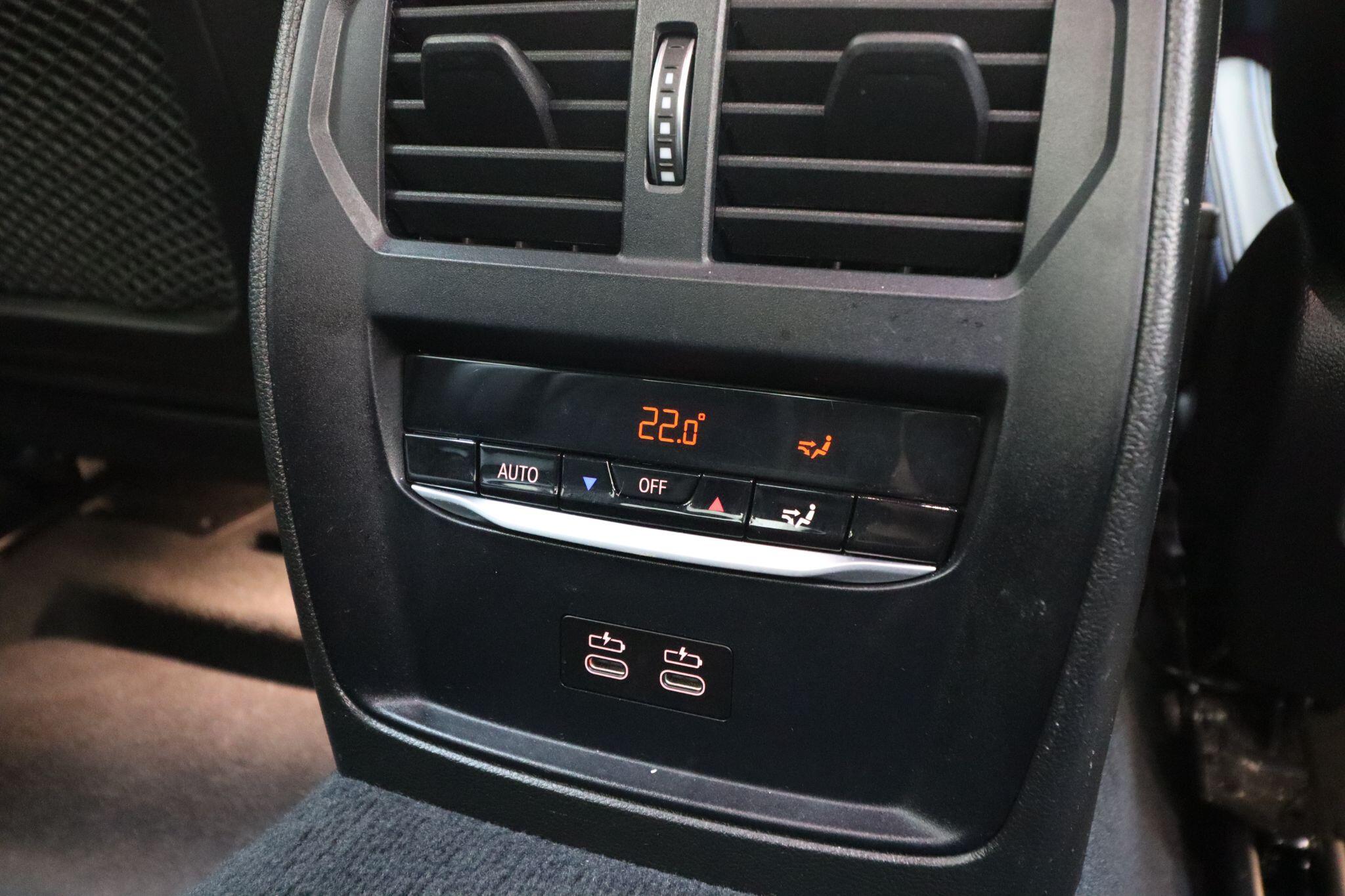 BMW 3 Series view 44