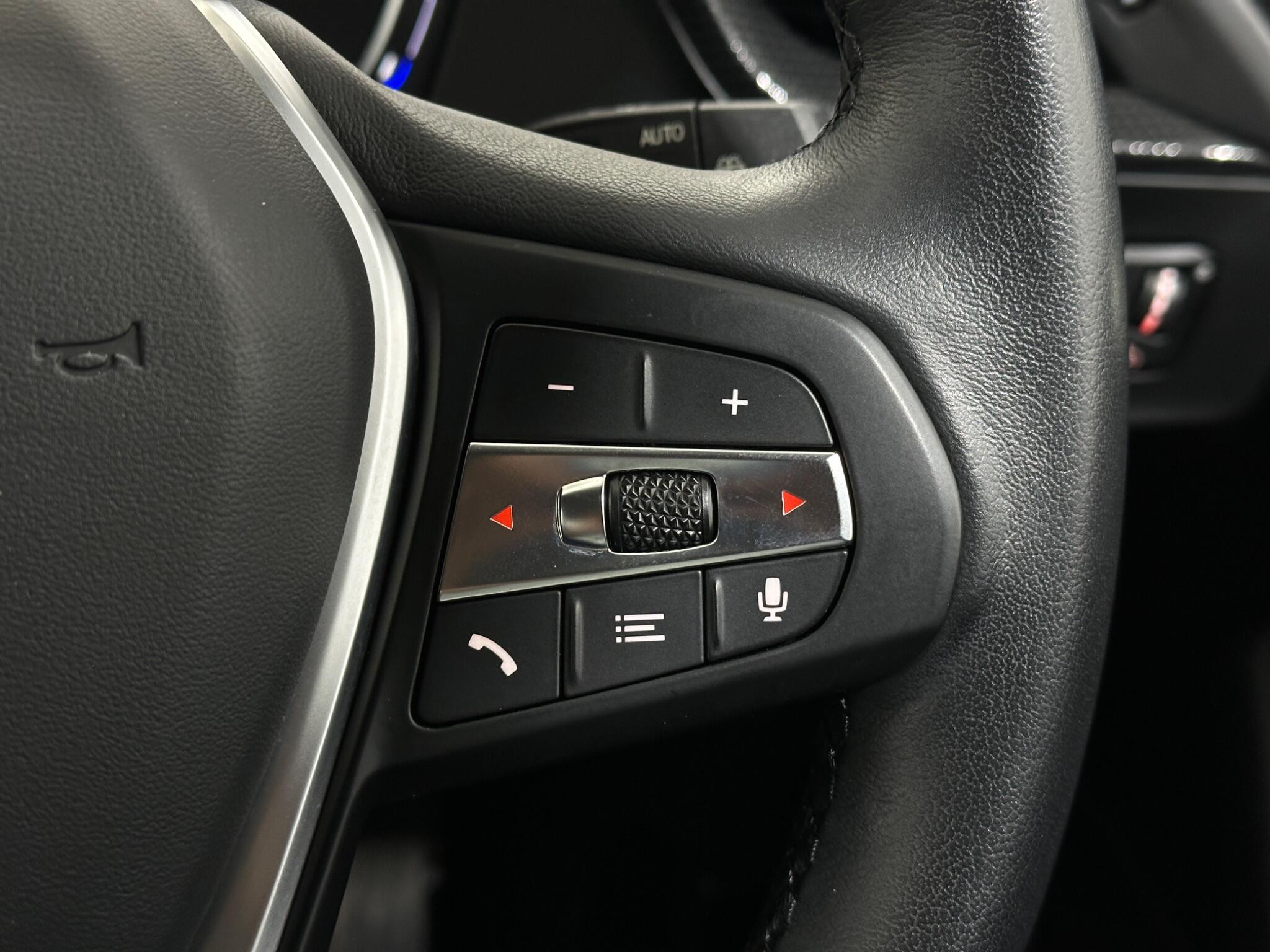 BMW 1 Series view 16