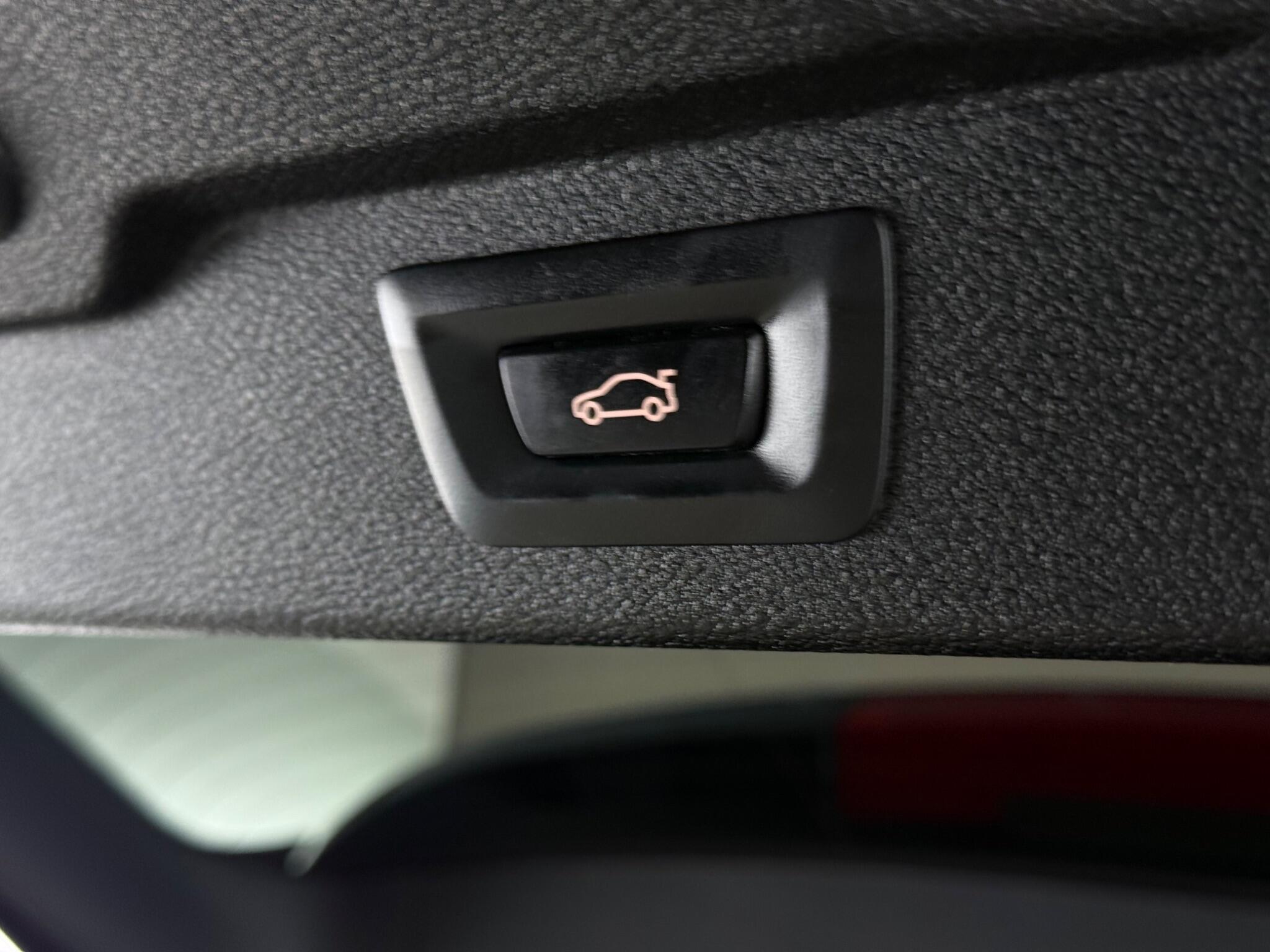 BMW X5 view 11