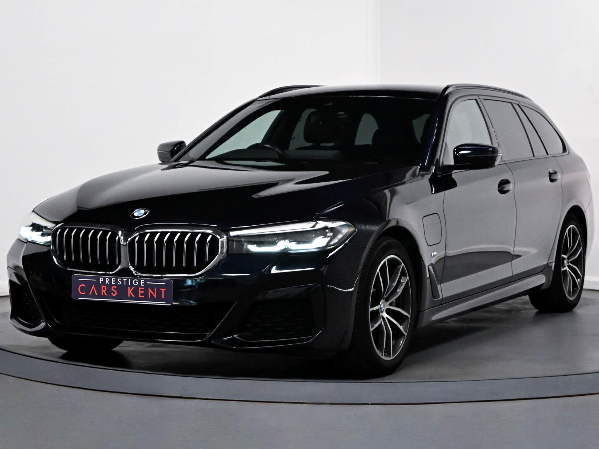 BMW 5 Series view 6