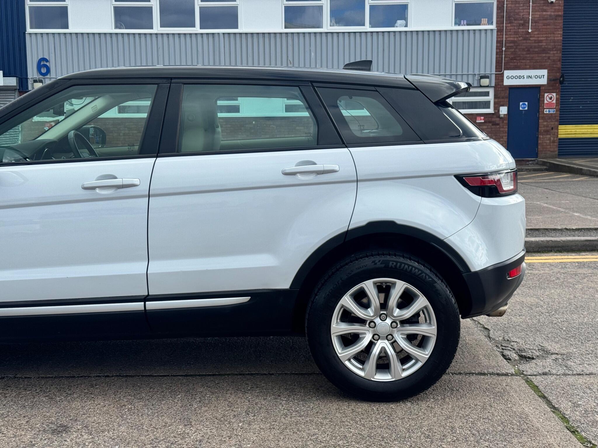 Land Rover Range Rover Evoque view 47