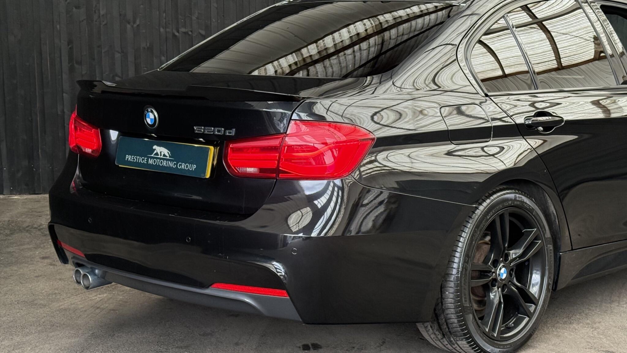 BMW 3 Series view 17