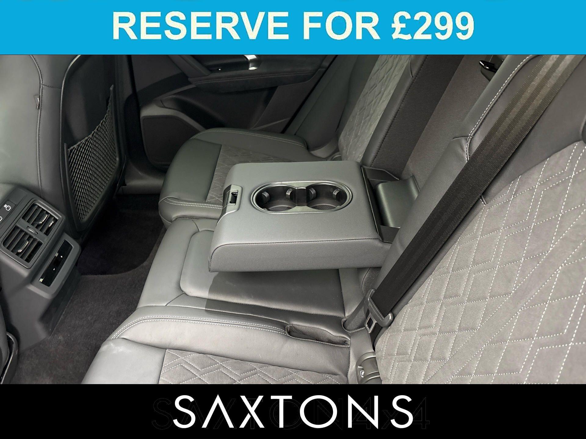 Audi Q5 view 11