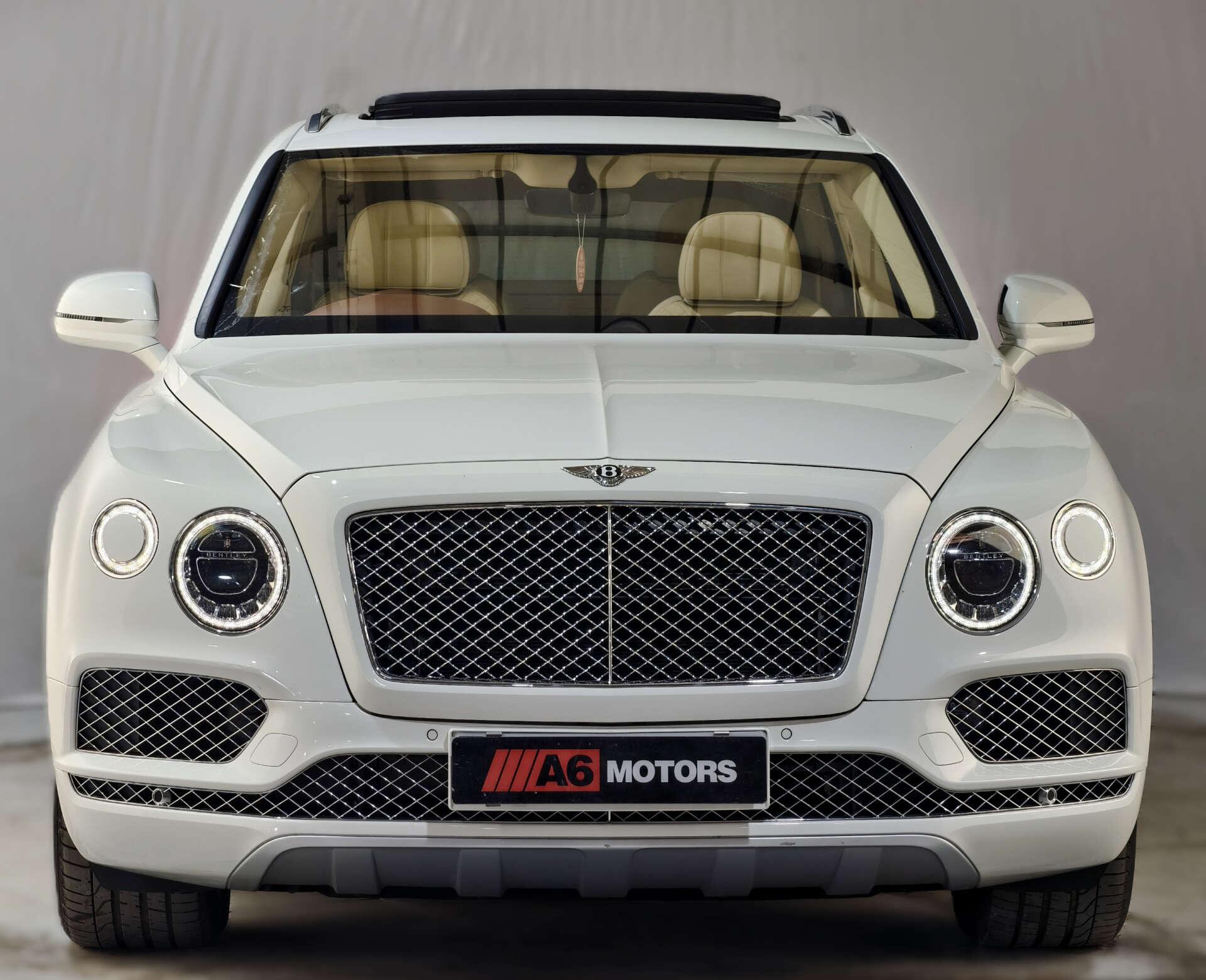 Bentley Bentayga view 13