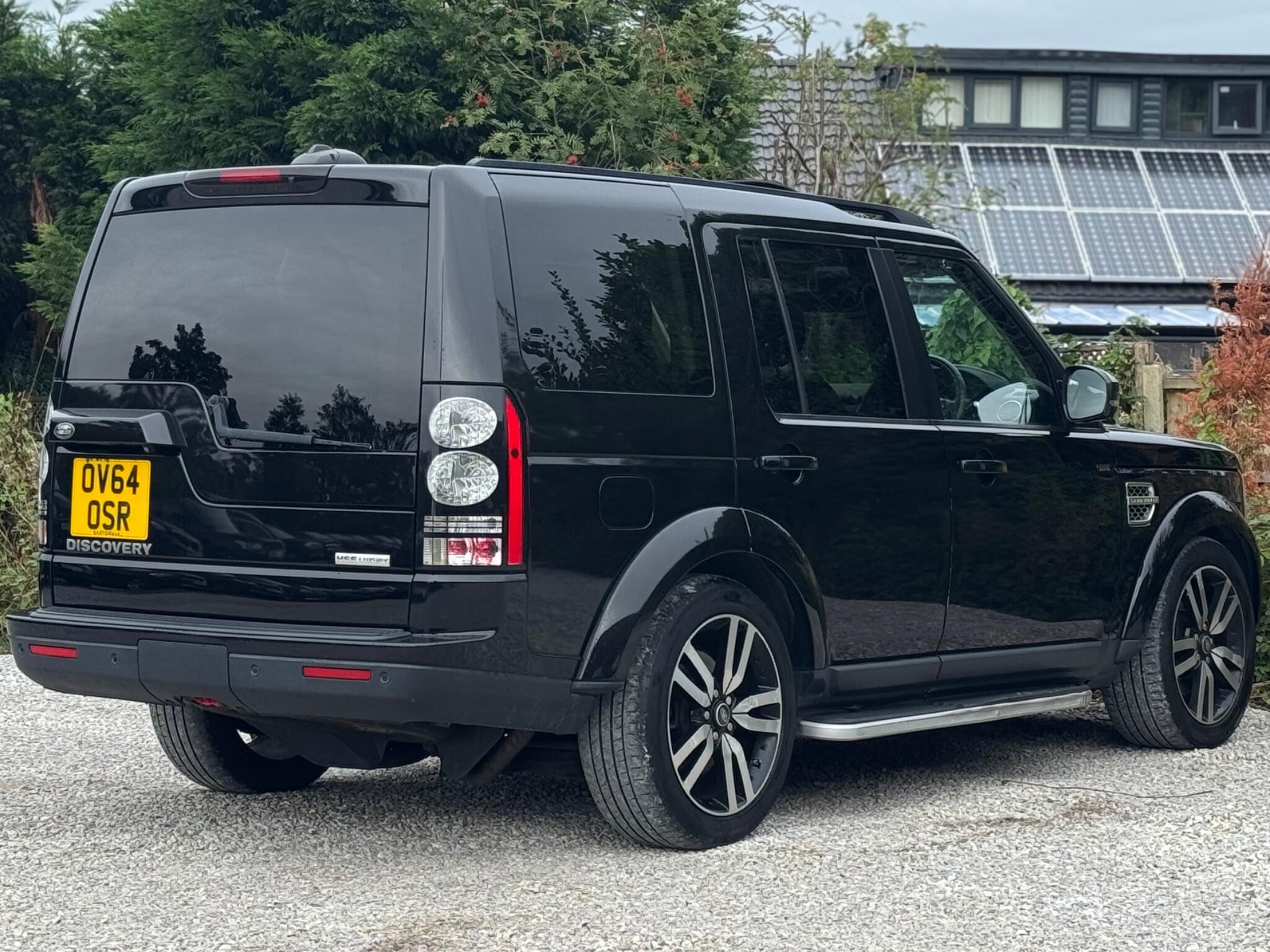 Land Rover Discovery view 10