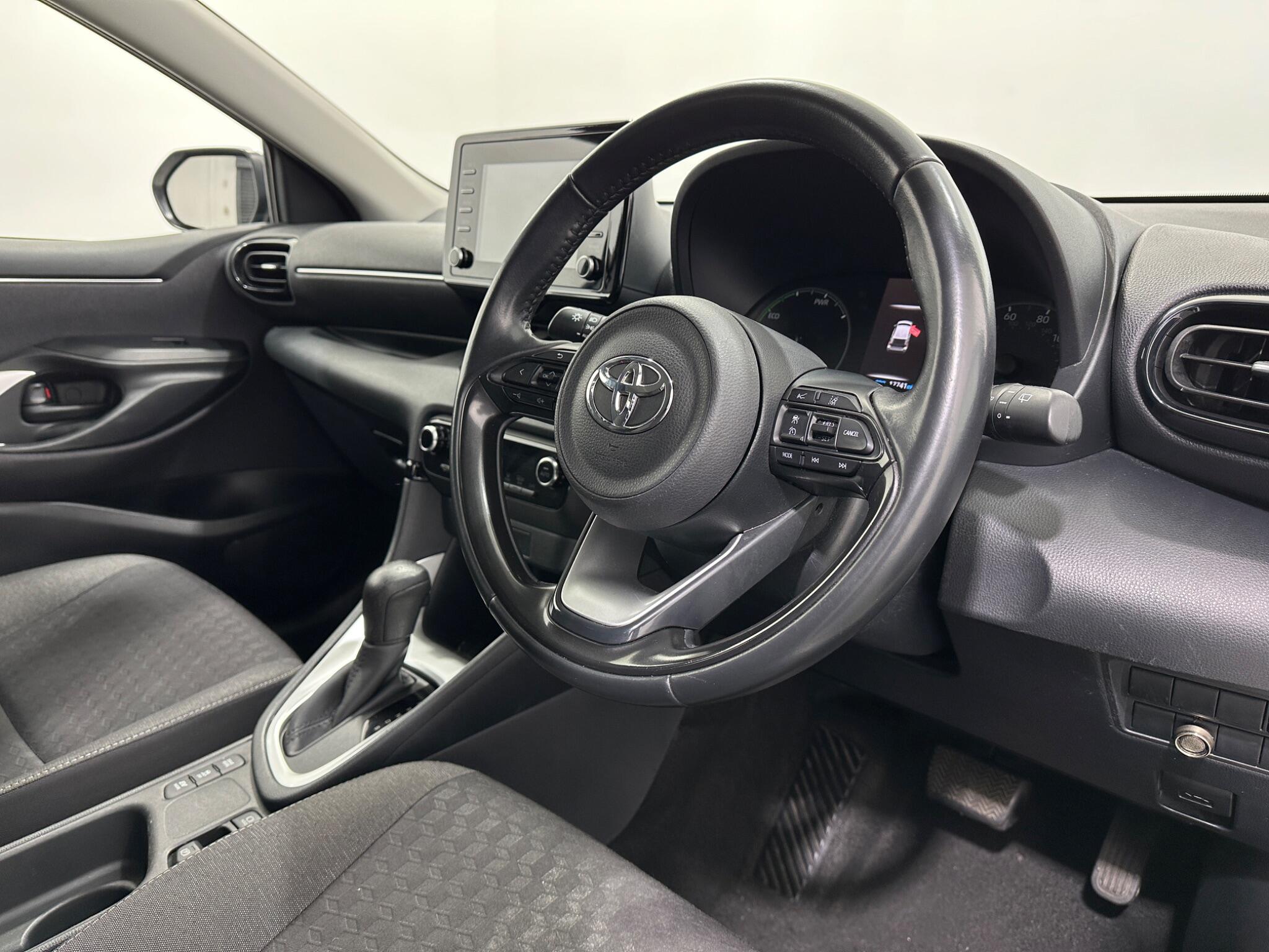 Toyota Yaris view 11