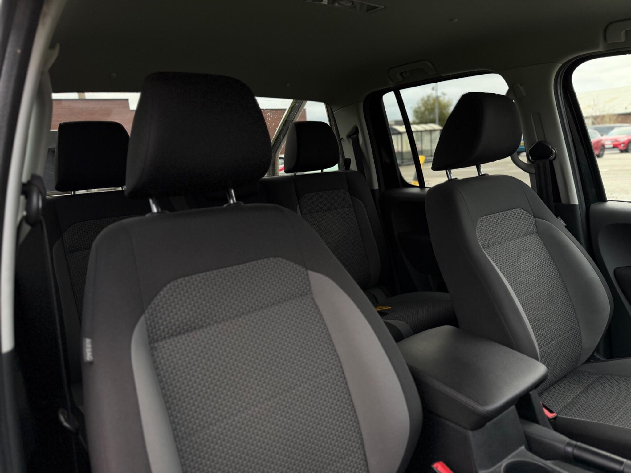 Volkswagen Amarok view 13