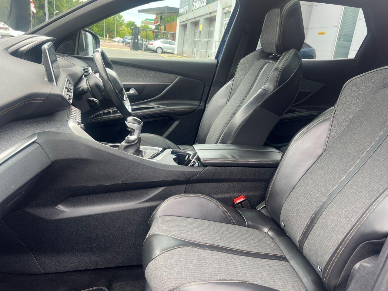 Peugeot 3008 view 9