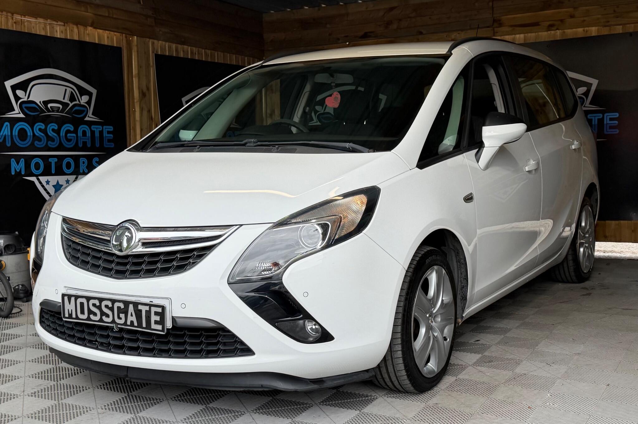 Vauxhall Zafira Tourer view 7