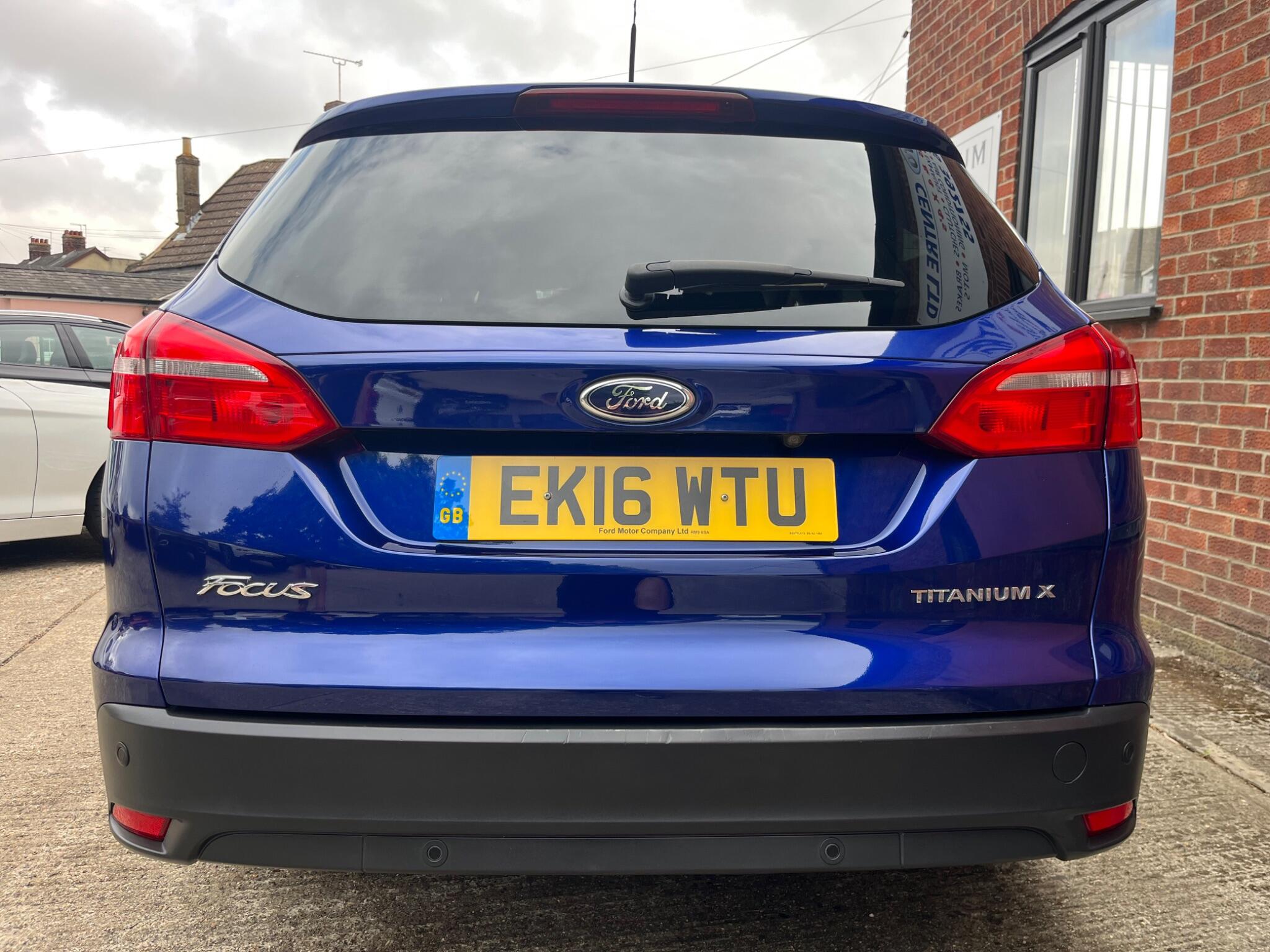 Ford Focus view 58