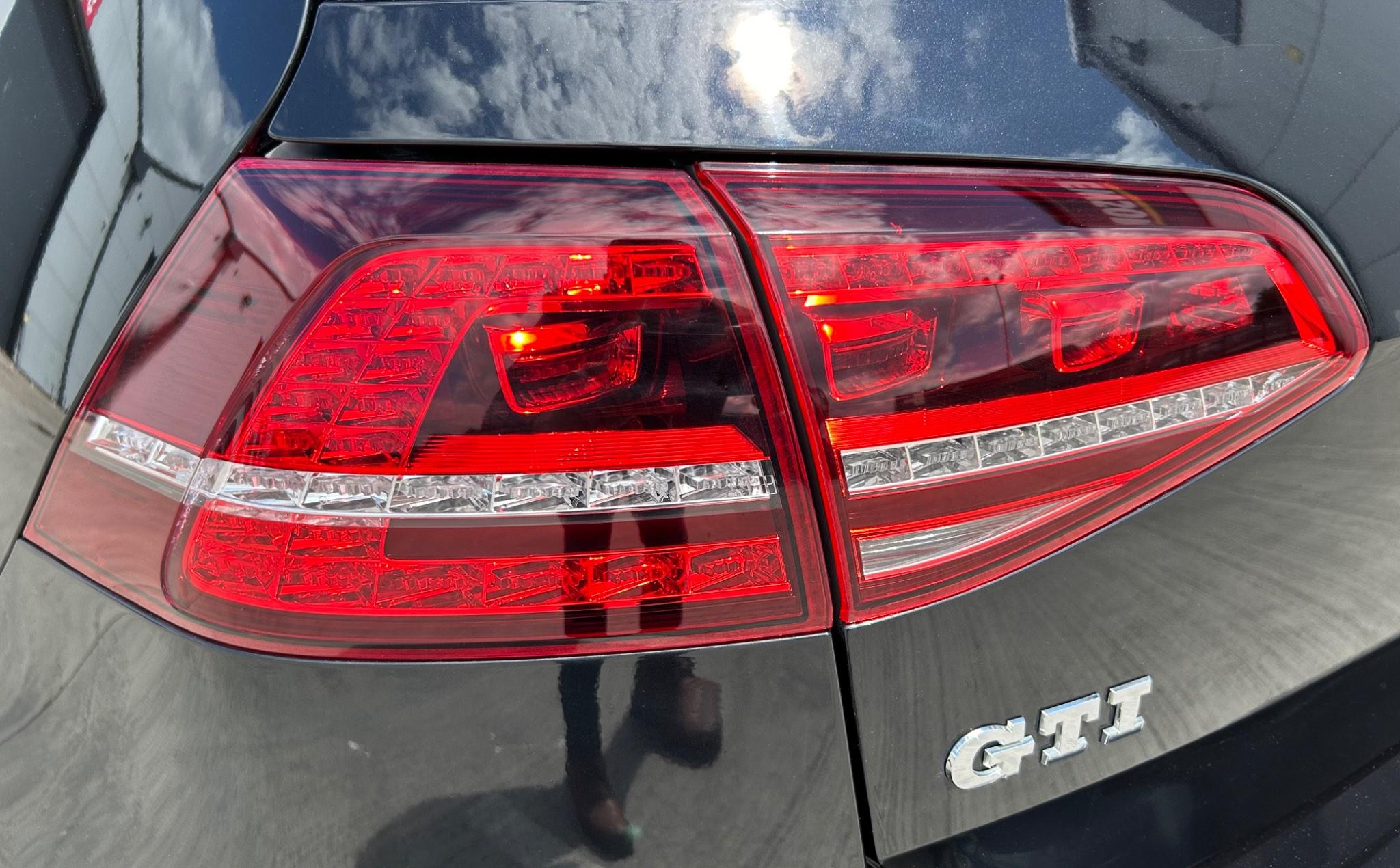 Volkswagen Golf view 10
