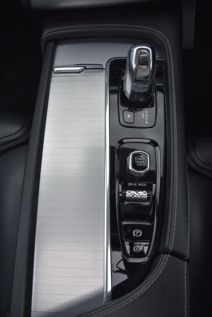 Volvo XC90 view 50