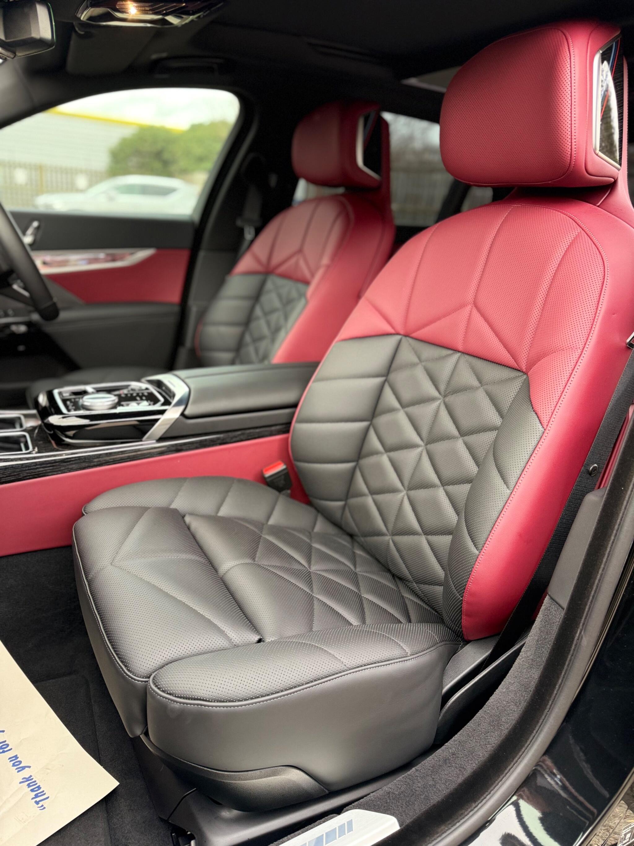 BMW 7 Series view 40