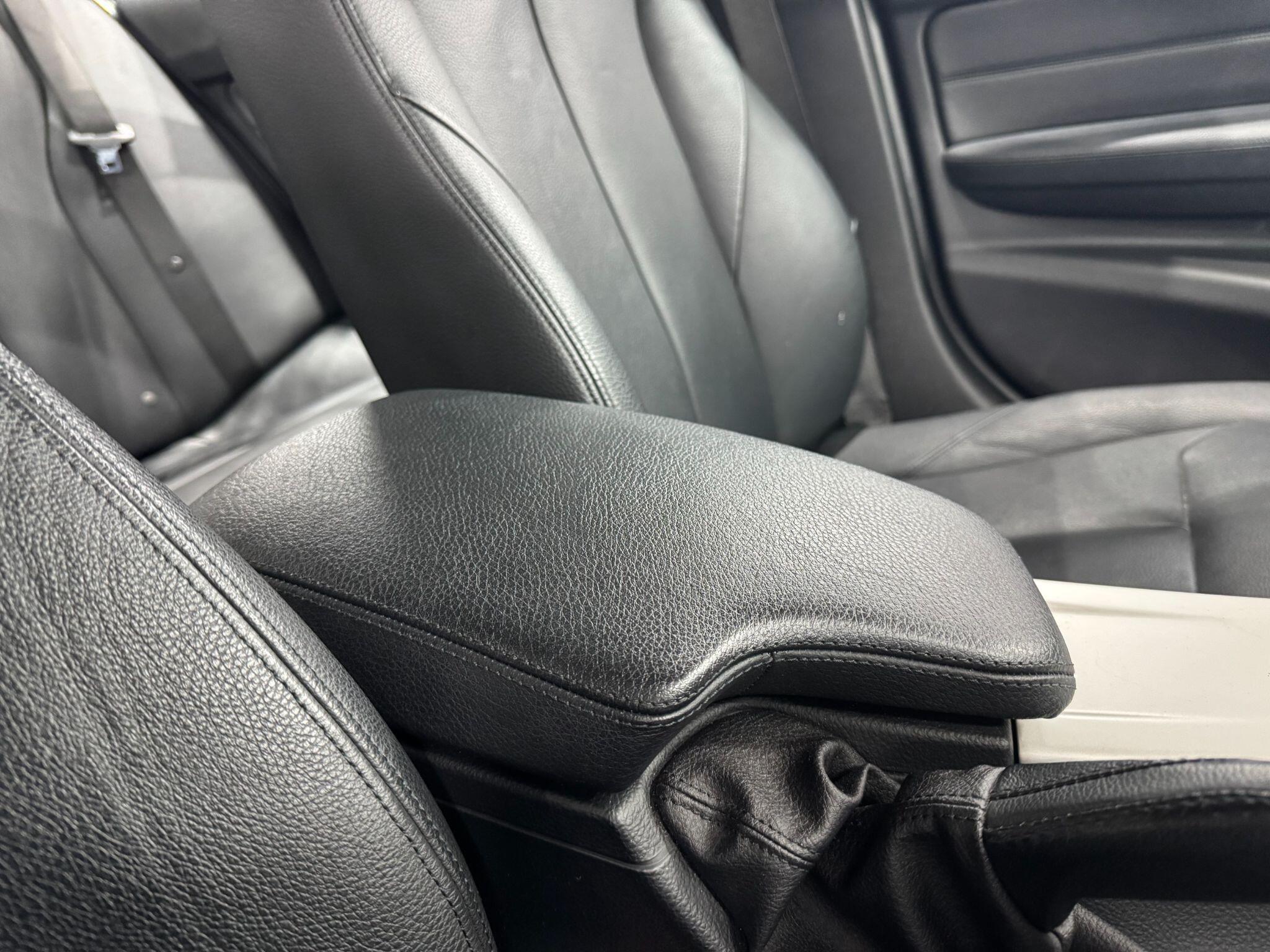 BMW 3 Series view 30