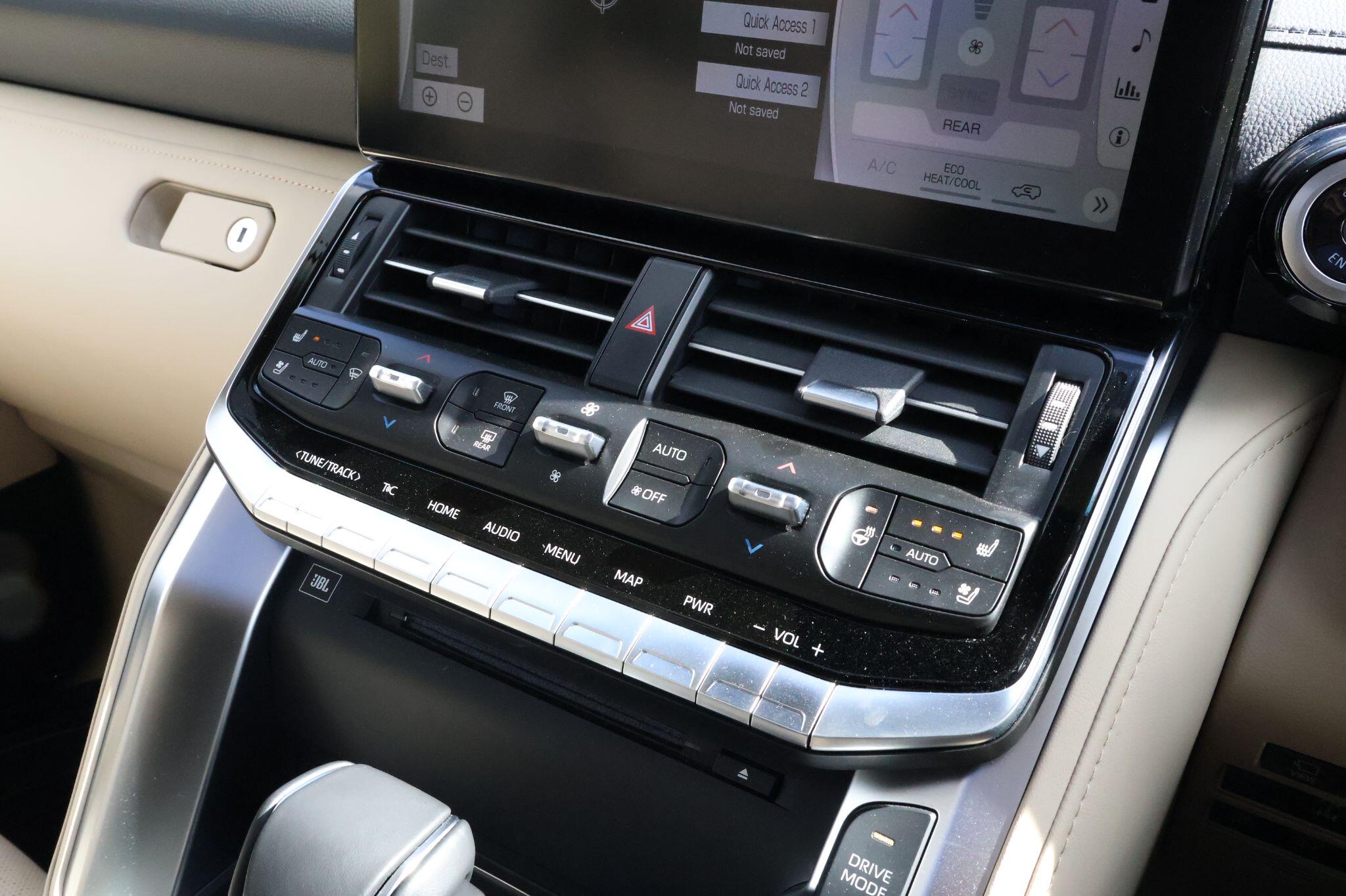 Toyota Land Cruiser view 33