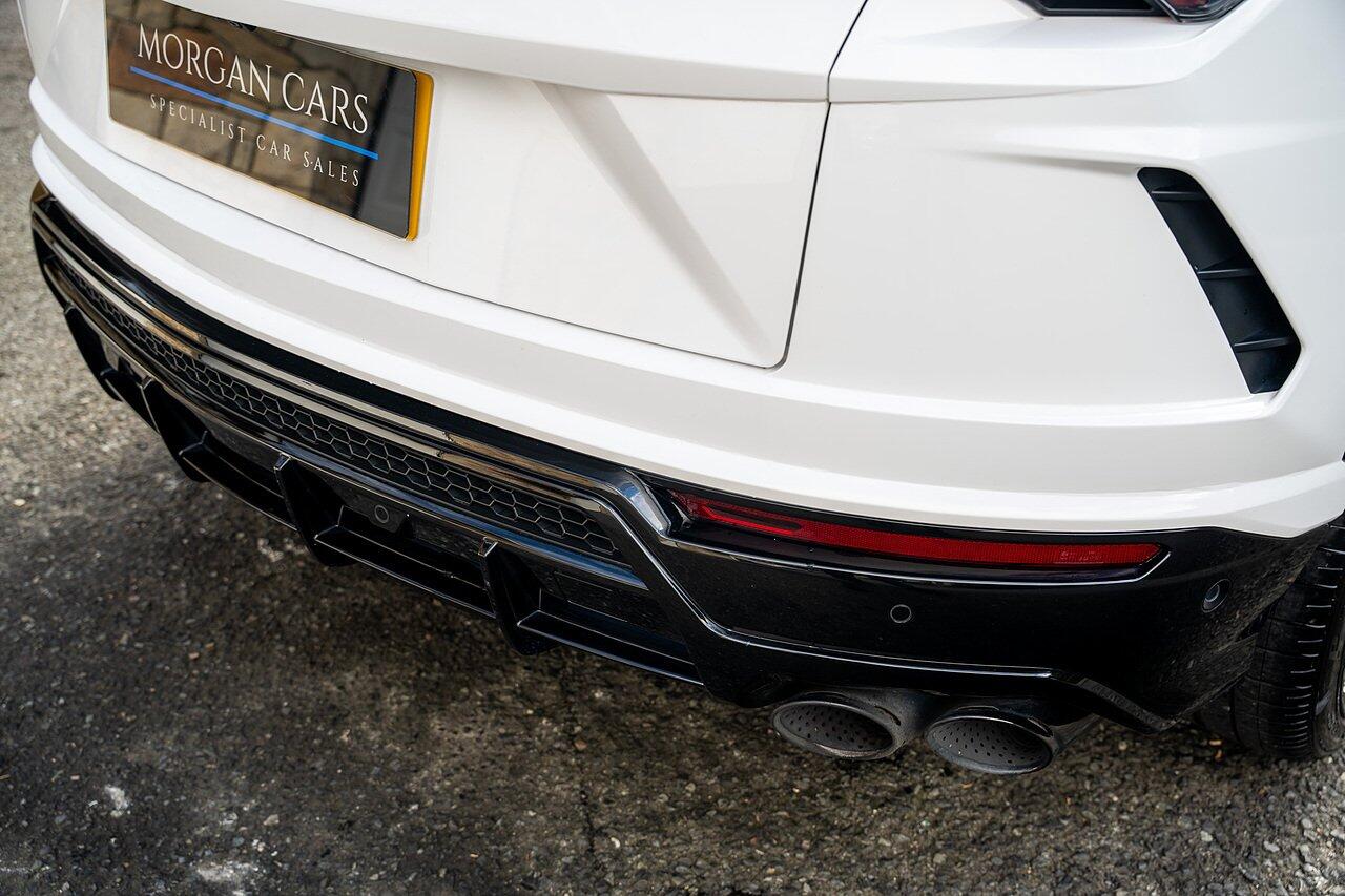 Lamborghini Urus view 103