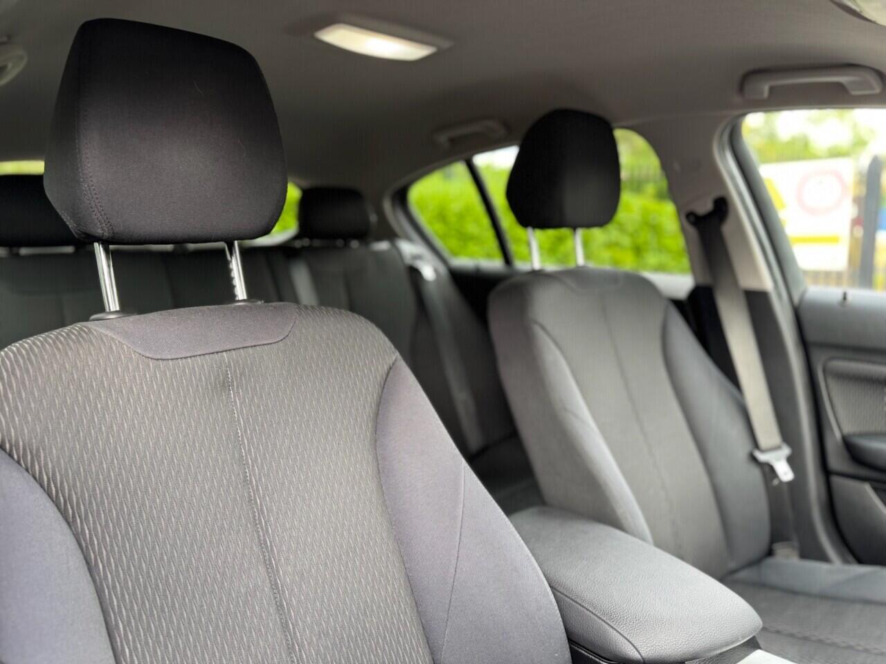 BMW 1 Series view 24