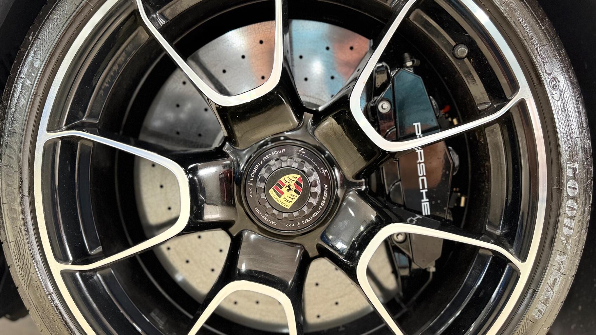 Porsche 911 view 55