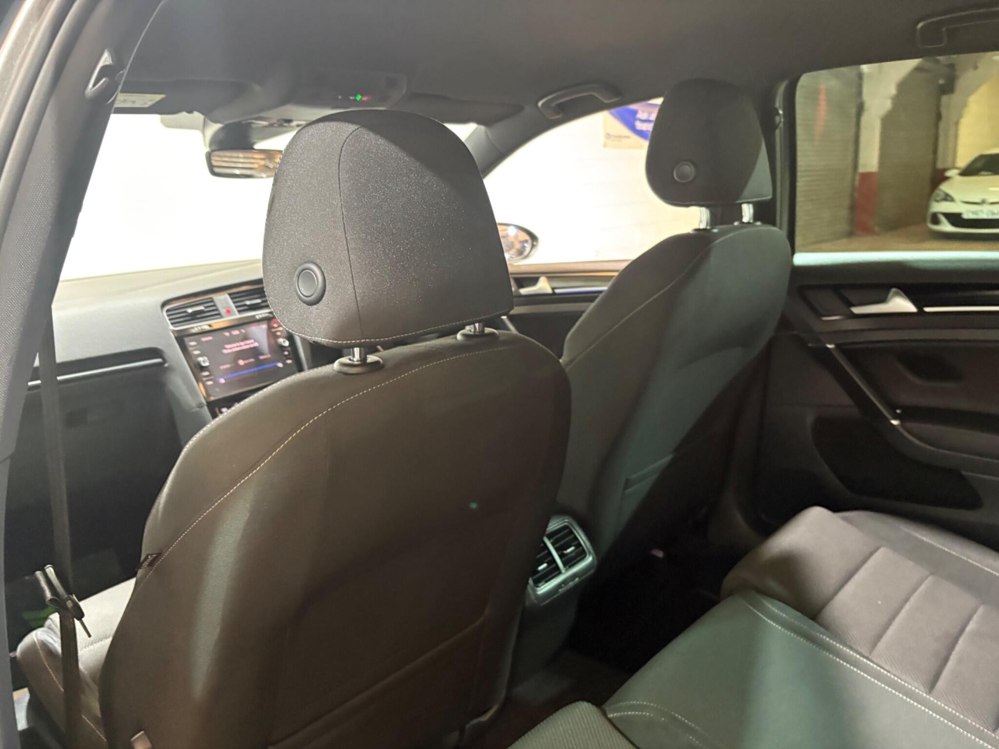 Volkswagen Golf view 25